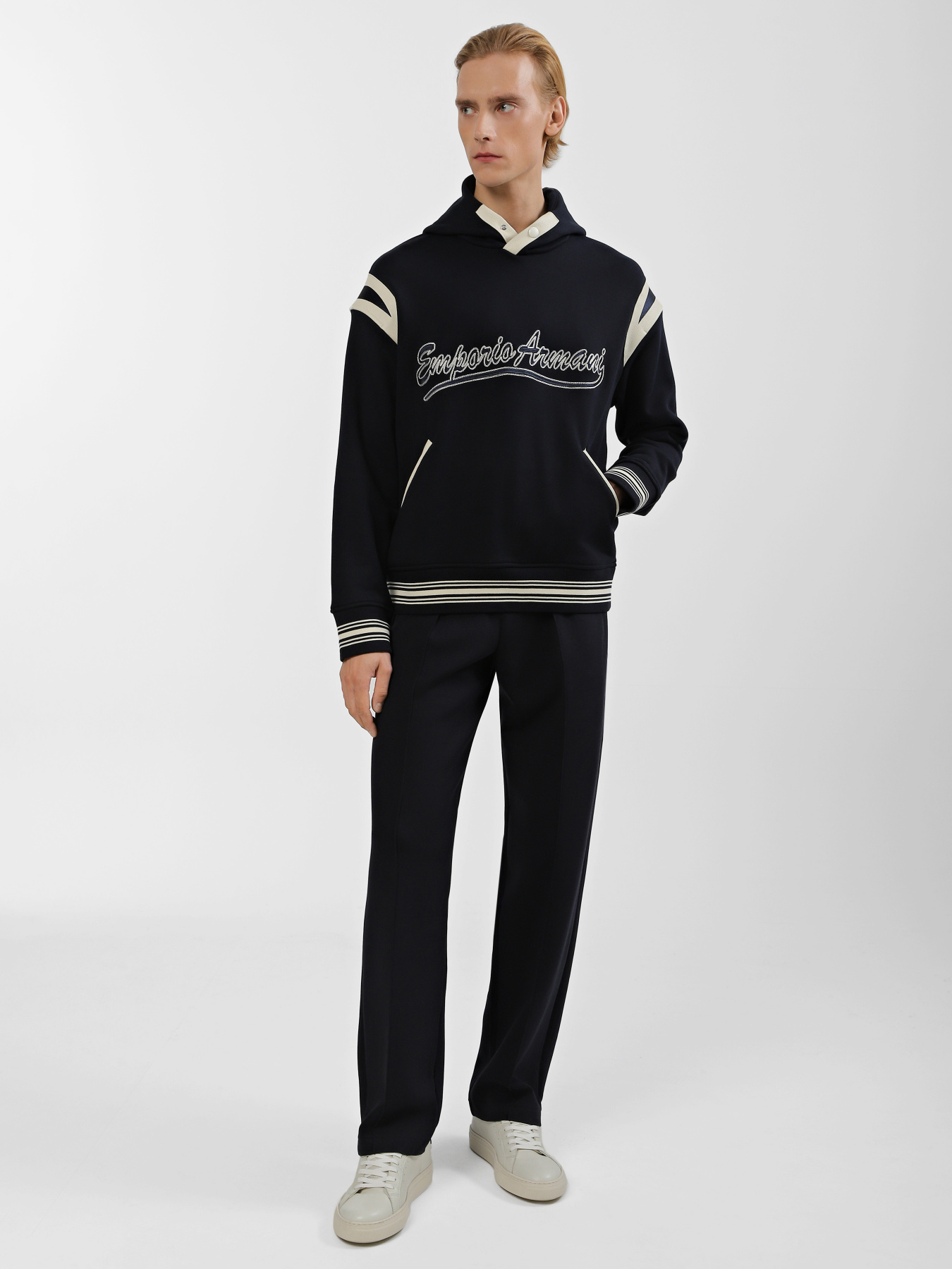 Худи и свитшоты Emporio Armani модель 6R1MG1-1JWPZ-0920 Фото