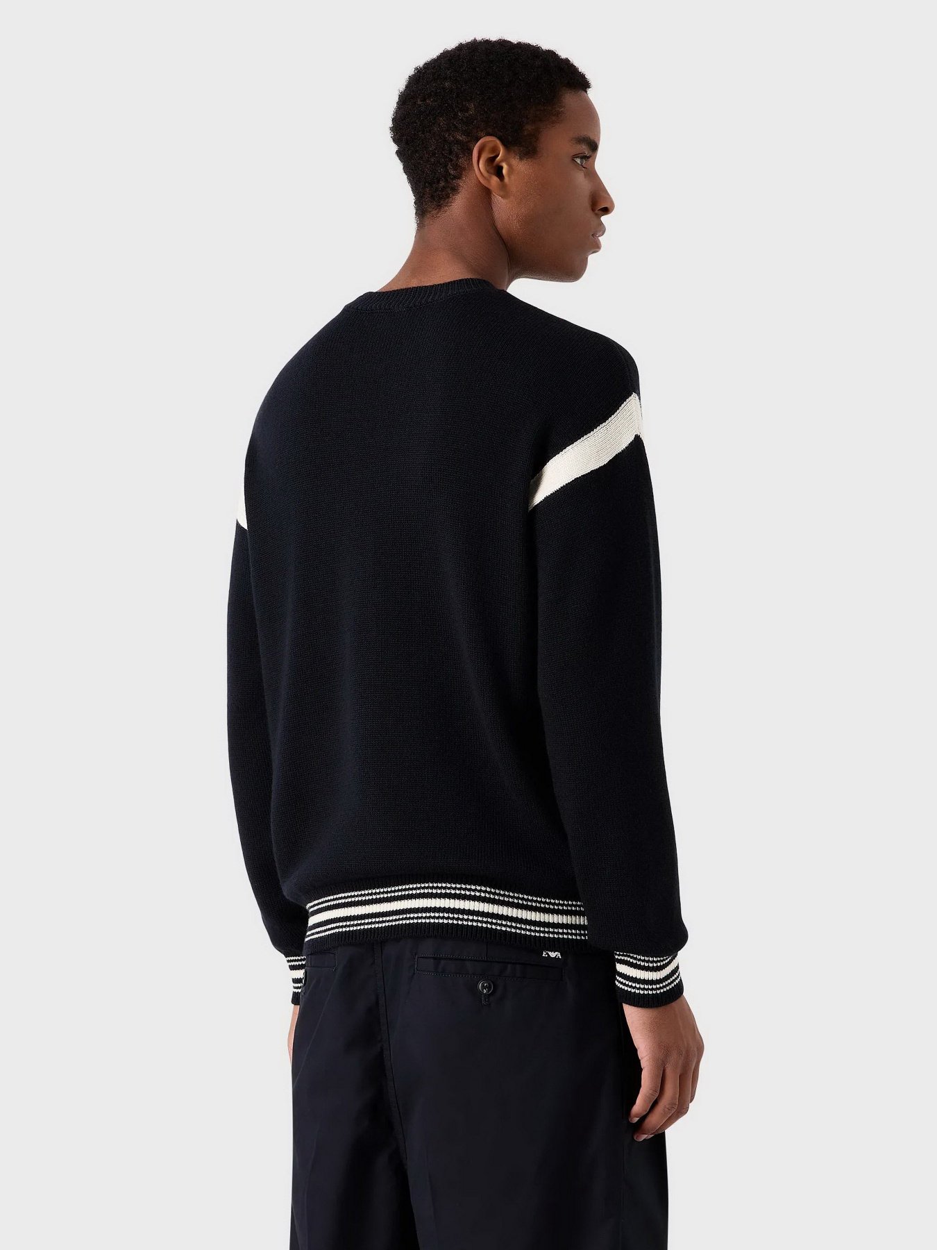 Свитры и кардиганы Emporio Armani модель 6R1MXA-1MFUZ-0920 Свитры и кардиганы Emporio Armani модель 6R1MXA-1MFUZ-0920 Фото