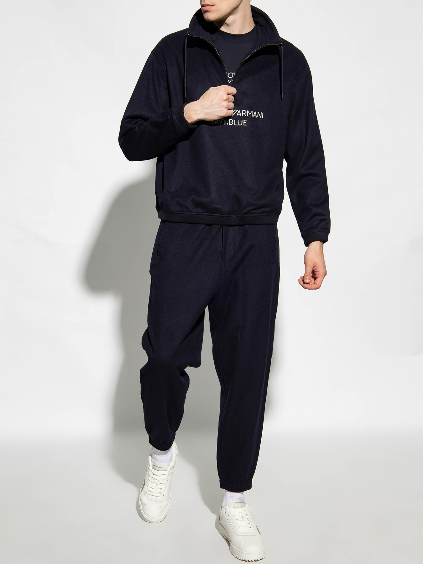 Худи и свитшоты Emporio Armani модель 6R1MF5-1NTYZ-0920 Худи и свитшоты Emporio Armani модель 6R1MF5-1NTYZ-0920 Фото