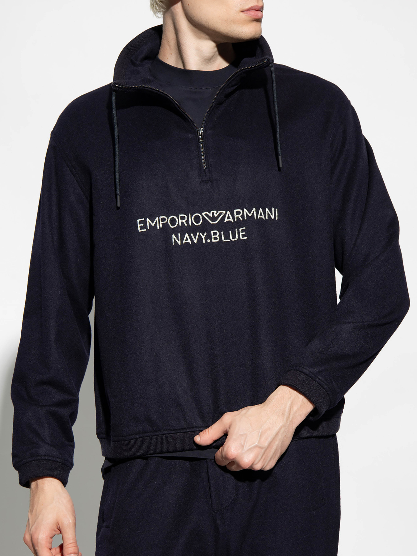 Худи и свитшоты Emporio Armani модель 6R1MF5-1NTYZ-0920 Худи и свитшоты Emporio Armani модель 6R1MF5-1NTYZ-0920 Фото