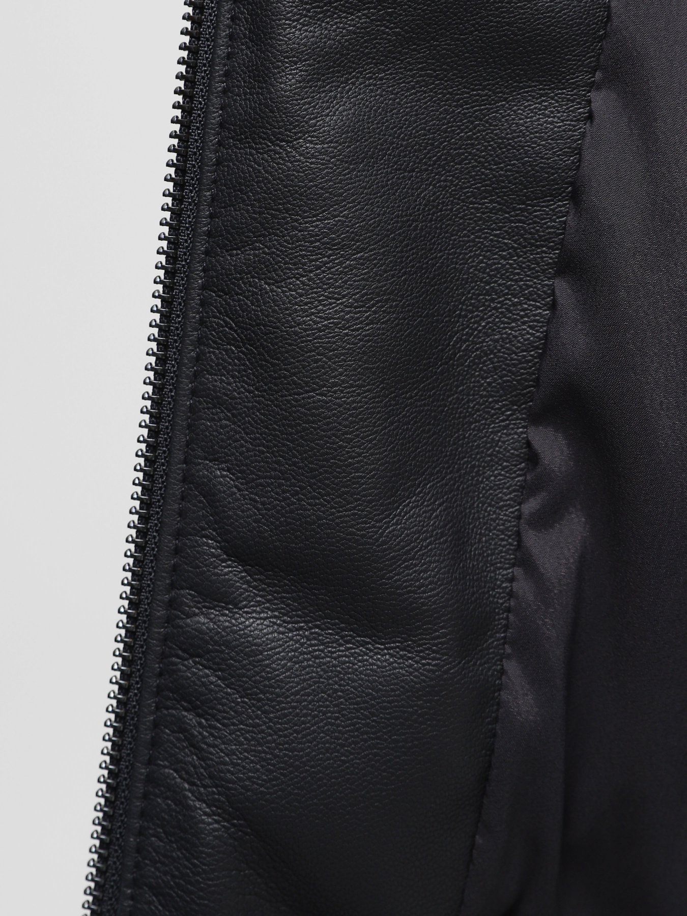 Куртки и дубленки Emporio Armani модель H41R77-E1P77-922 Фото