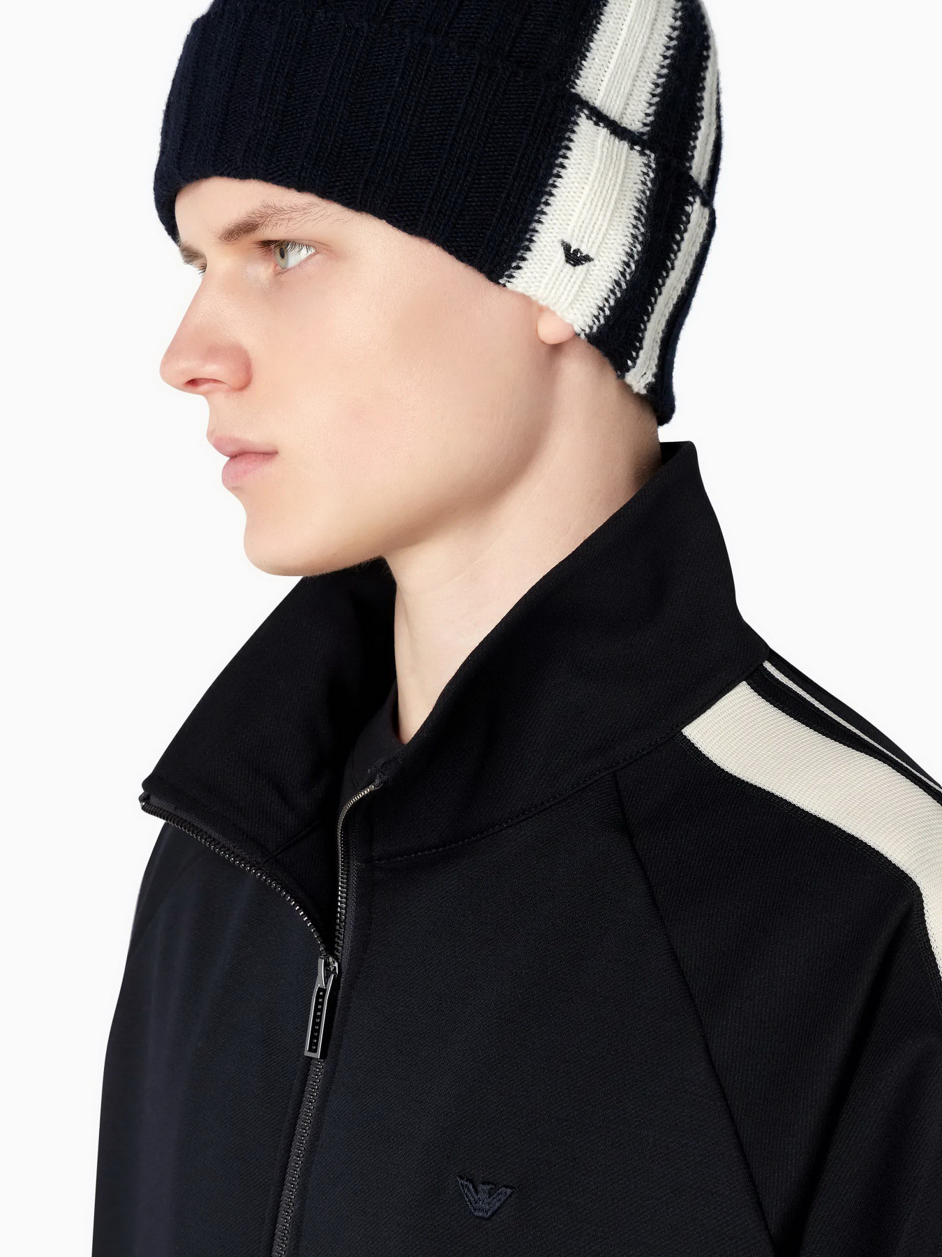 Худи и свитшоты Emporio Armani модель 6R1MF8-1JHQZ-0920 Худи и свитшоты Emporio Armani модель 6R1MF8-1JHQZ-0920 Фото