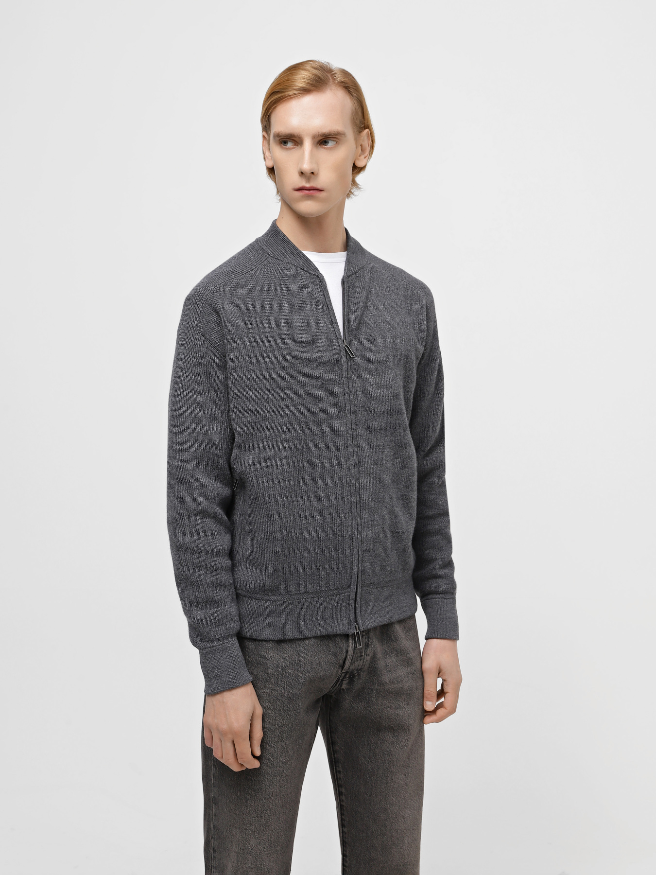 Худи и свитшоты Emporio Armani модель 6R1MXT-1MMBZ-0631 Худи и свитшоты Emporio Armani модель 6R1MXT-1MMBZ-0631 Фото