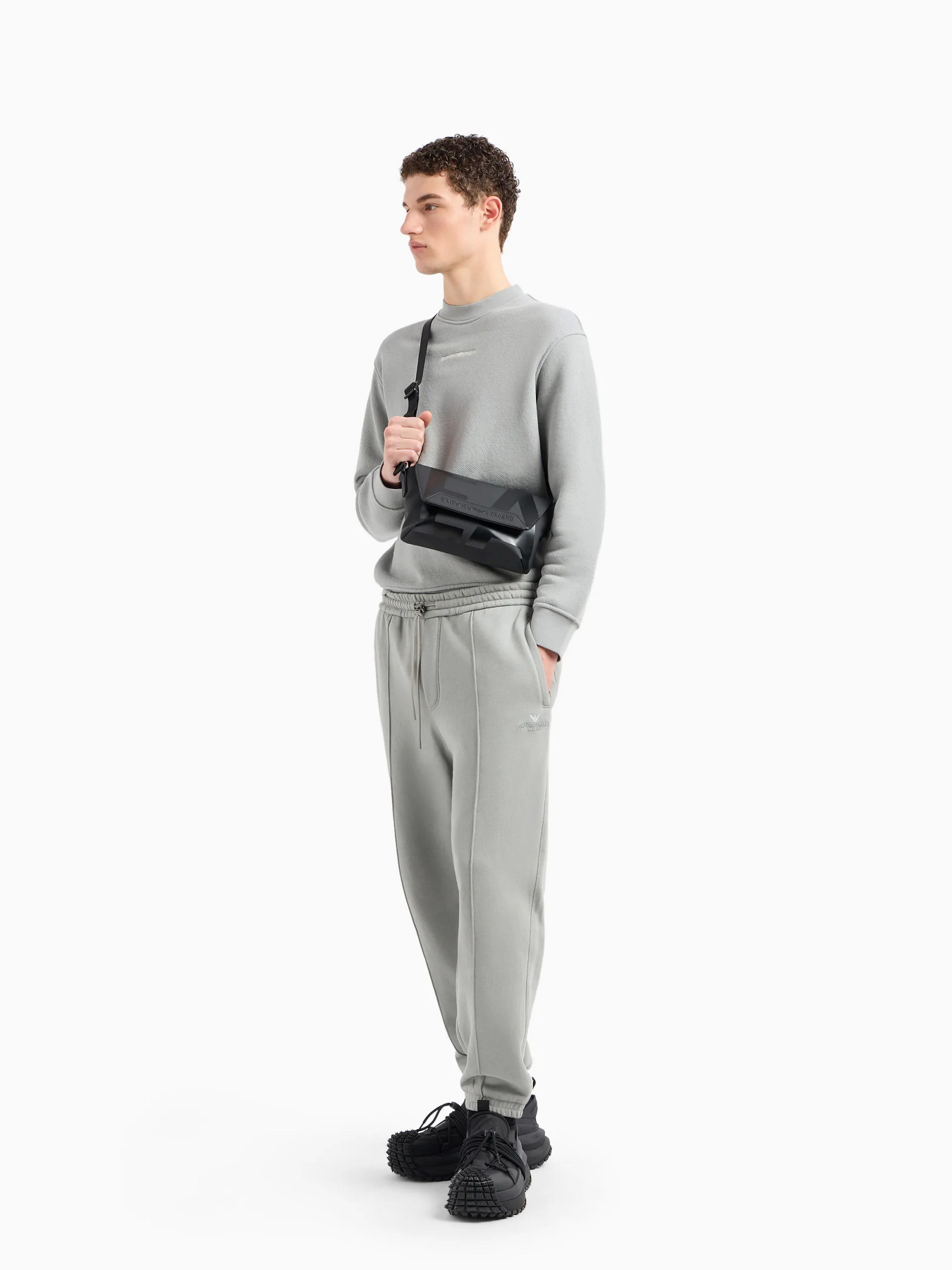 Худи и свитшоты Emporio Armani модель 3D1MEC-1JODZ-0665 Худи и свитшоты Emporio Armani модель 3D1MEC-1JODZ-0665 Фото
