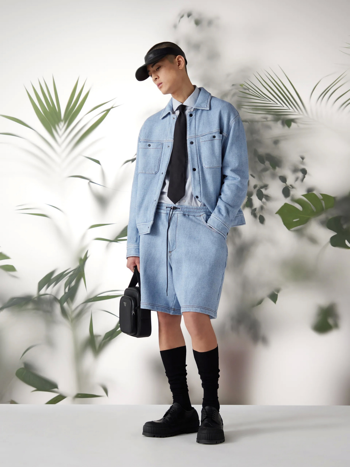 Куртки и дубленки Emporio Armani модель 3D1MEF-1JWPZ-F917 Куртки и дубленки Emporio Armani модель 3D1MEF-1JWPZ-F917 Фото