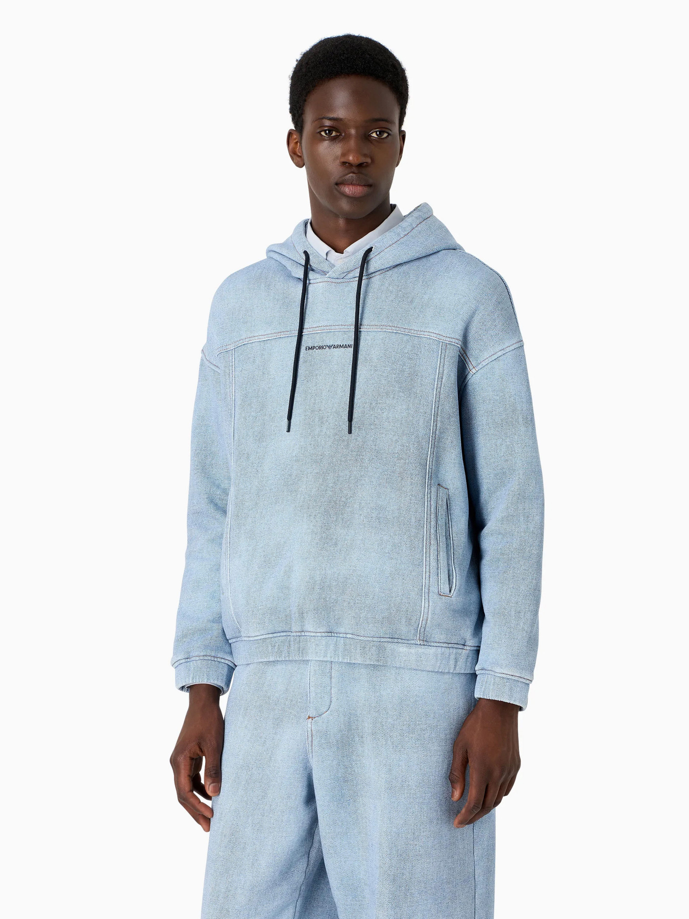Худи и свитшоты Emporio Armani модель 3D1MEG-1JWPZ-F917 Худи и свитшоты Emporio Armani модель 3D1MEG-1JWPZ-F917 Фото
