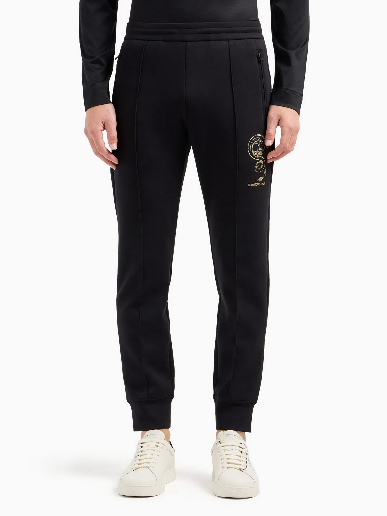 Брюки Emporio Armani Chinese New Year модель EM000012-AF10013-U8133 Брюки Emporio Armani Chinese New Year модель EM000012-AF10013-U8133 Фото