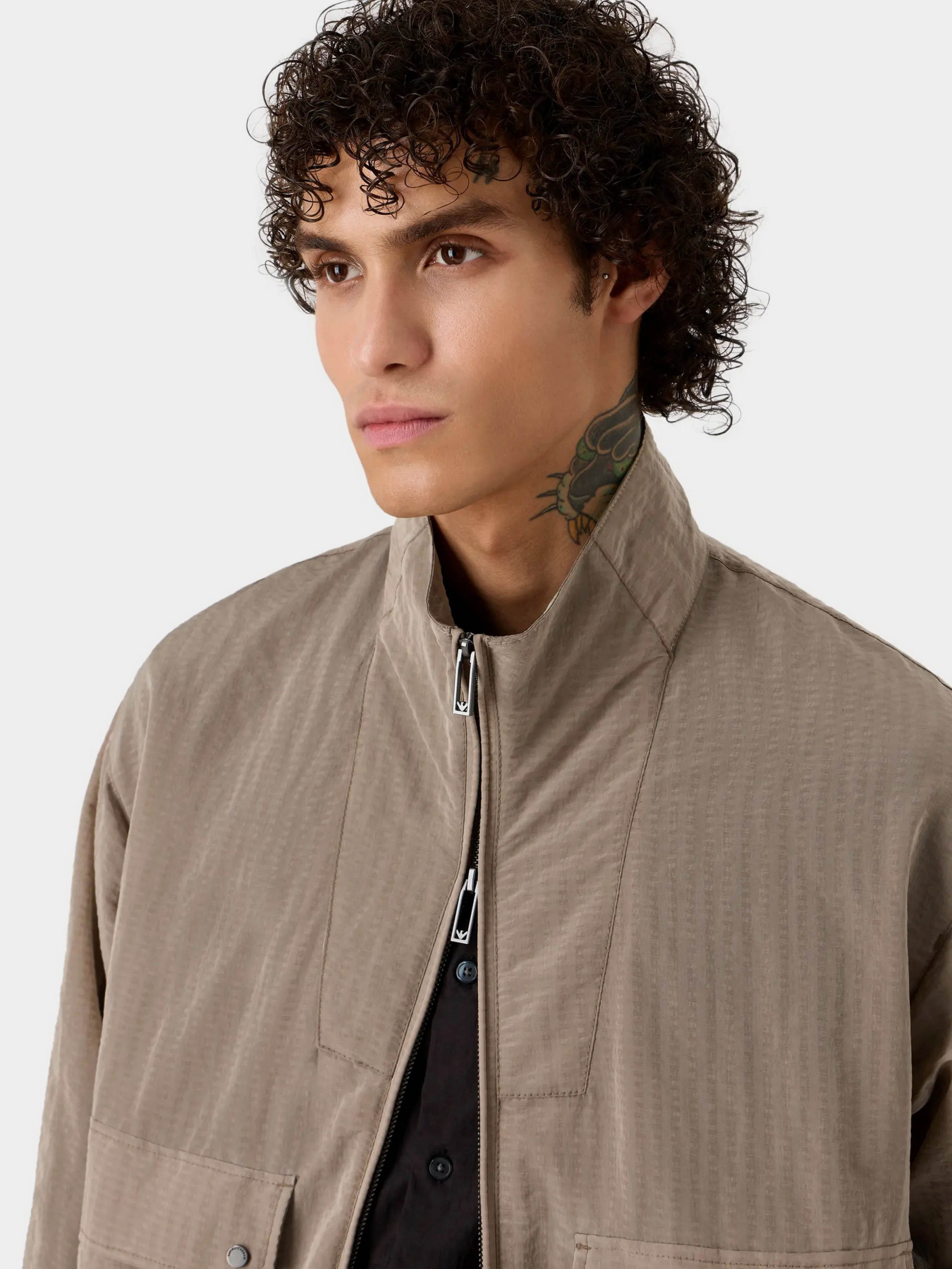 Куртки и дубленки Emporio Armani модель 3D1BG7-1NJUZ-0650 Фото