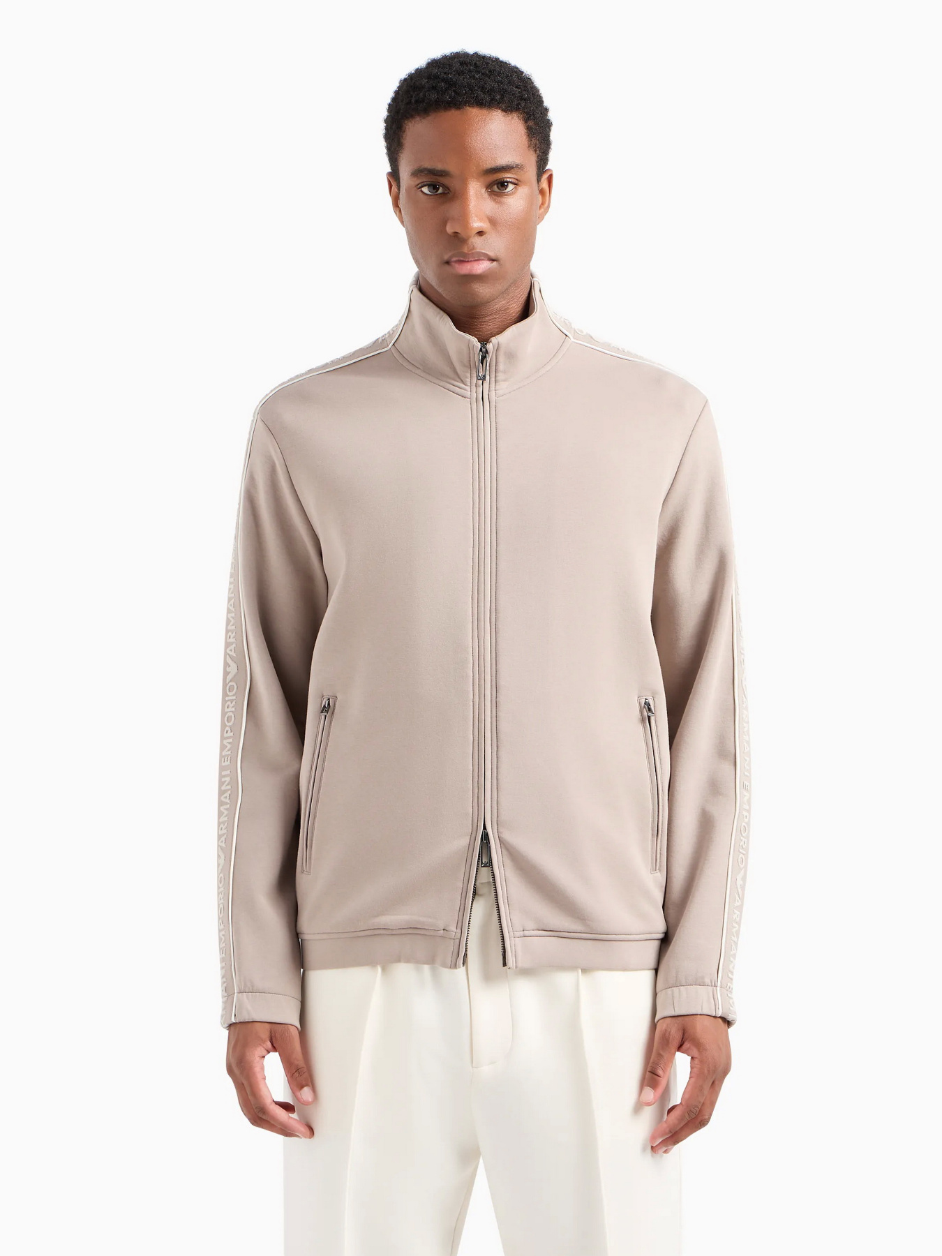 Худи и свитшоты Emporio Armani модель 3D1M69-1JHSZ-0650 Худи и свитшоты Emporio Armani модель 3D1M69-1JHSZ-0650 Фото