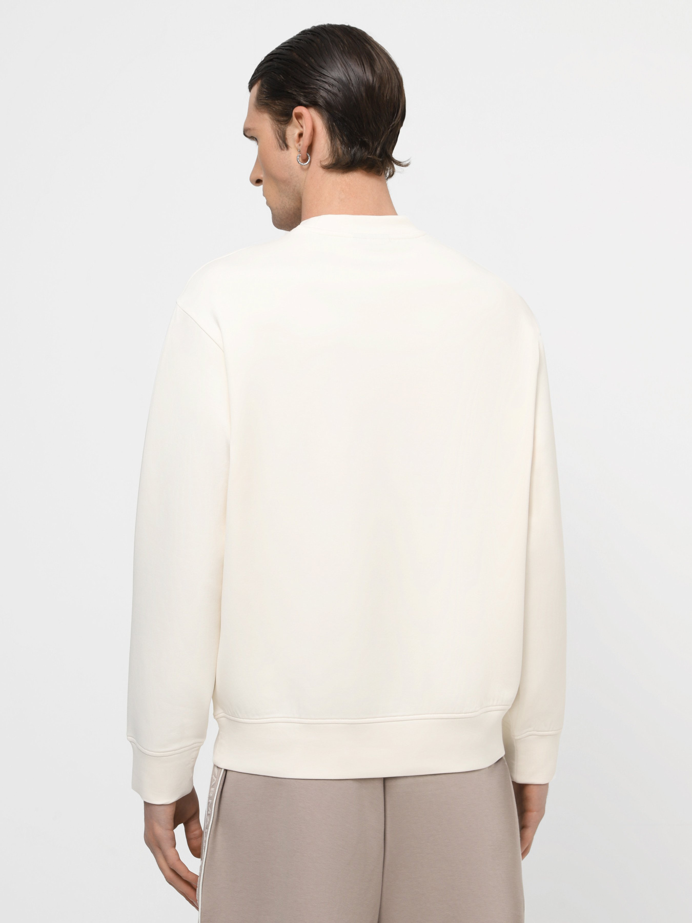 Худи и свитшоты Emporio Armani модель 3D1M70-1JHSZ-01B1 Худи и свитшоты Emporio Armani модель 3D1M70-1JHSZ-01B1 Фото