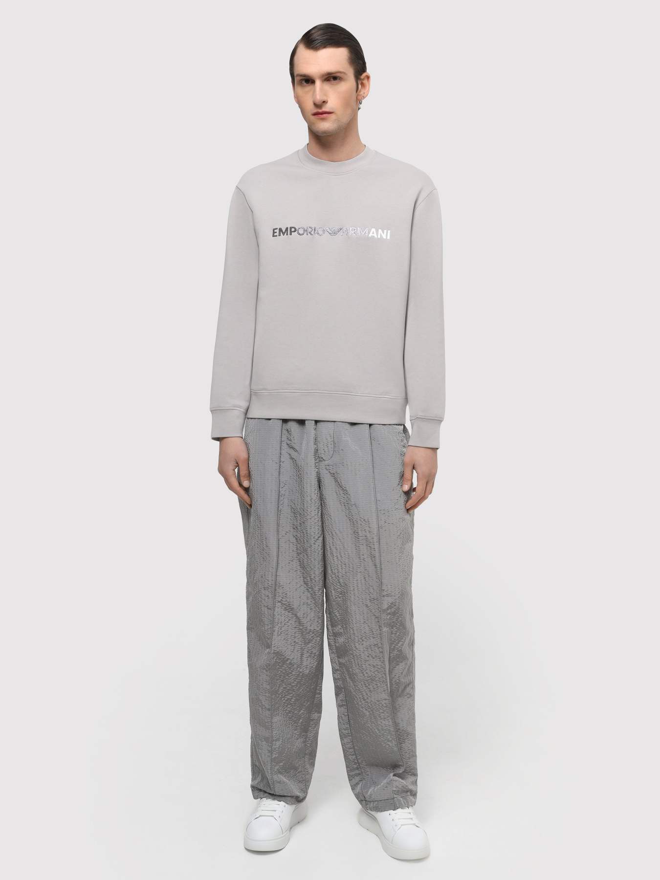 Худи и свитшоты Emporio Armani модель 3D1M70-1JHSZ-06I4 Худи и свитшоты Emporio Armani модель 3D1M70-1JHSZ-06I4 Фото