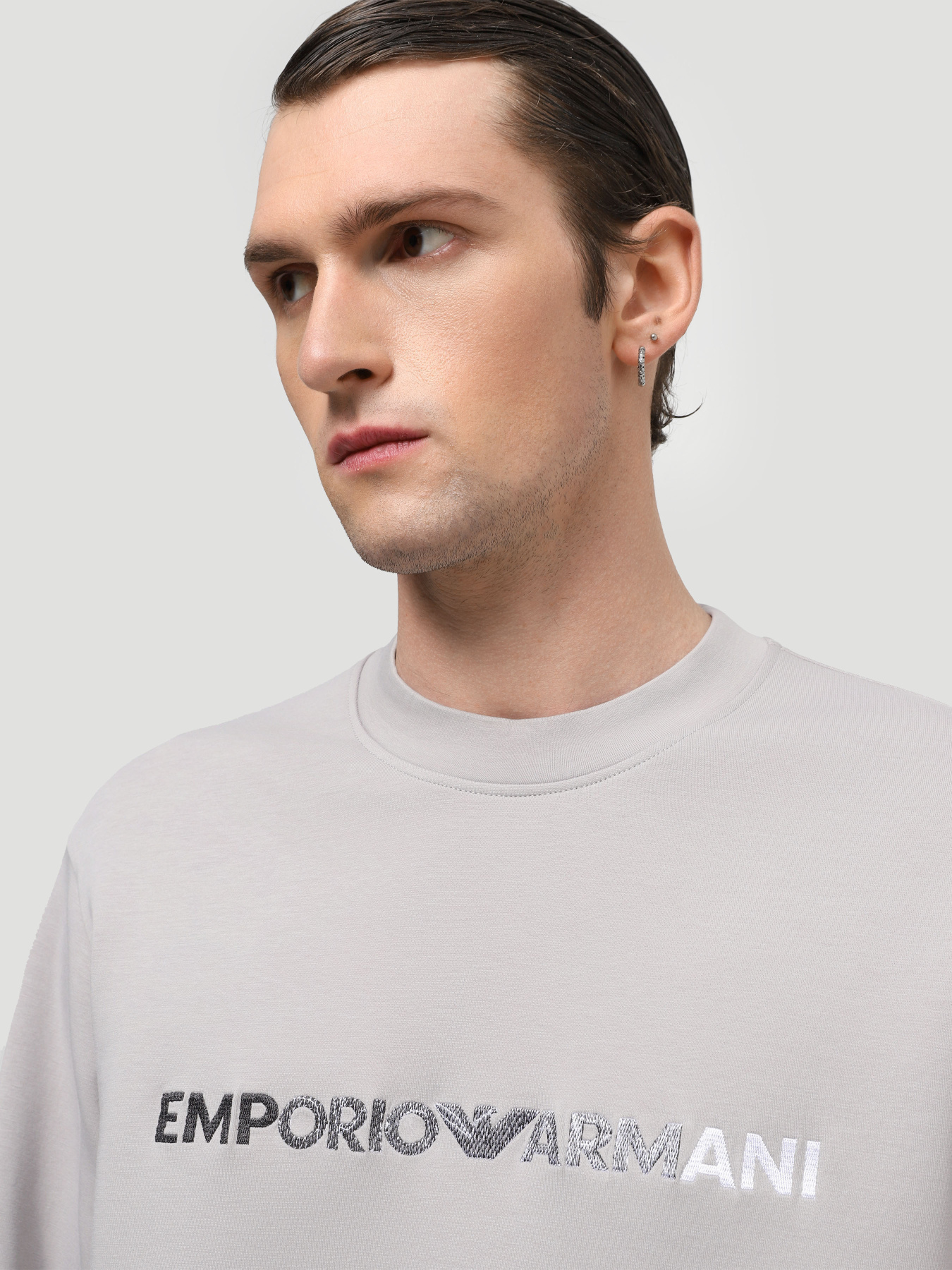 Худи и свитшоты Emporio Armani модель 3D1M70-1JHSZ-06I4 Худи и свитшоты Emporio Armani модель 3D1M70-1JHSZ-06I4 Фото