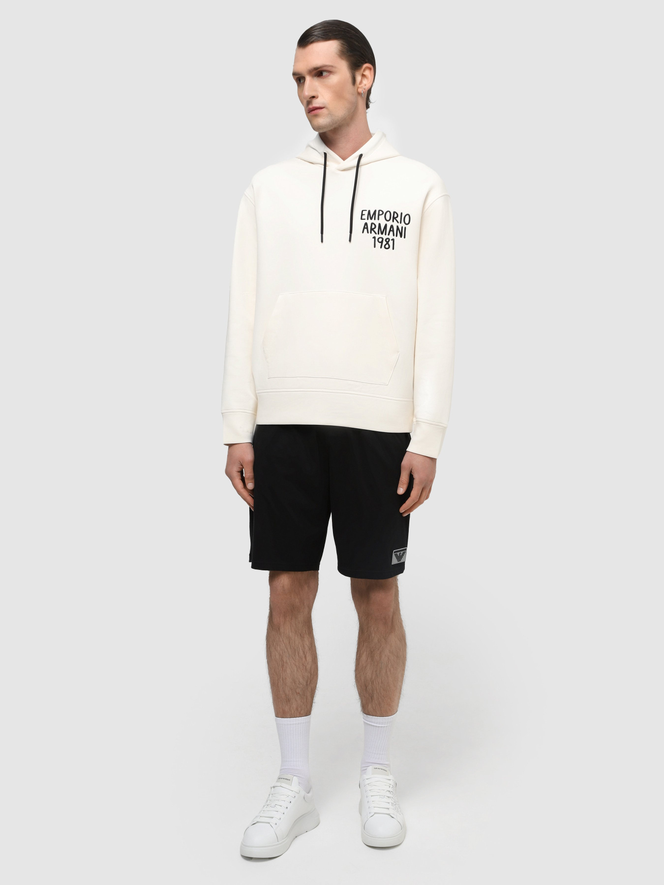 Худи и свитшоты Emporio Armani модель 3D1M72-1JHSZ-01A3 Худи и свитшоты Emporio Armani модель 3D1M72-1JHSZ-01A3 Фото