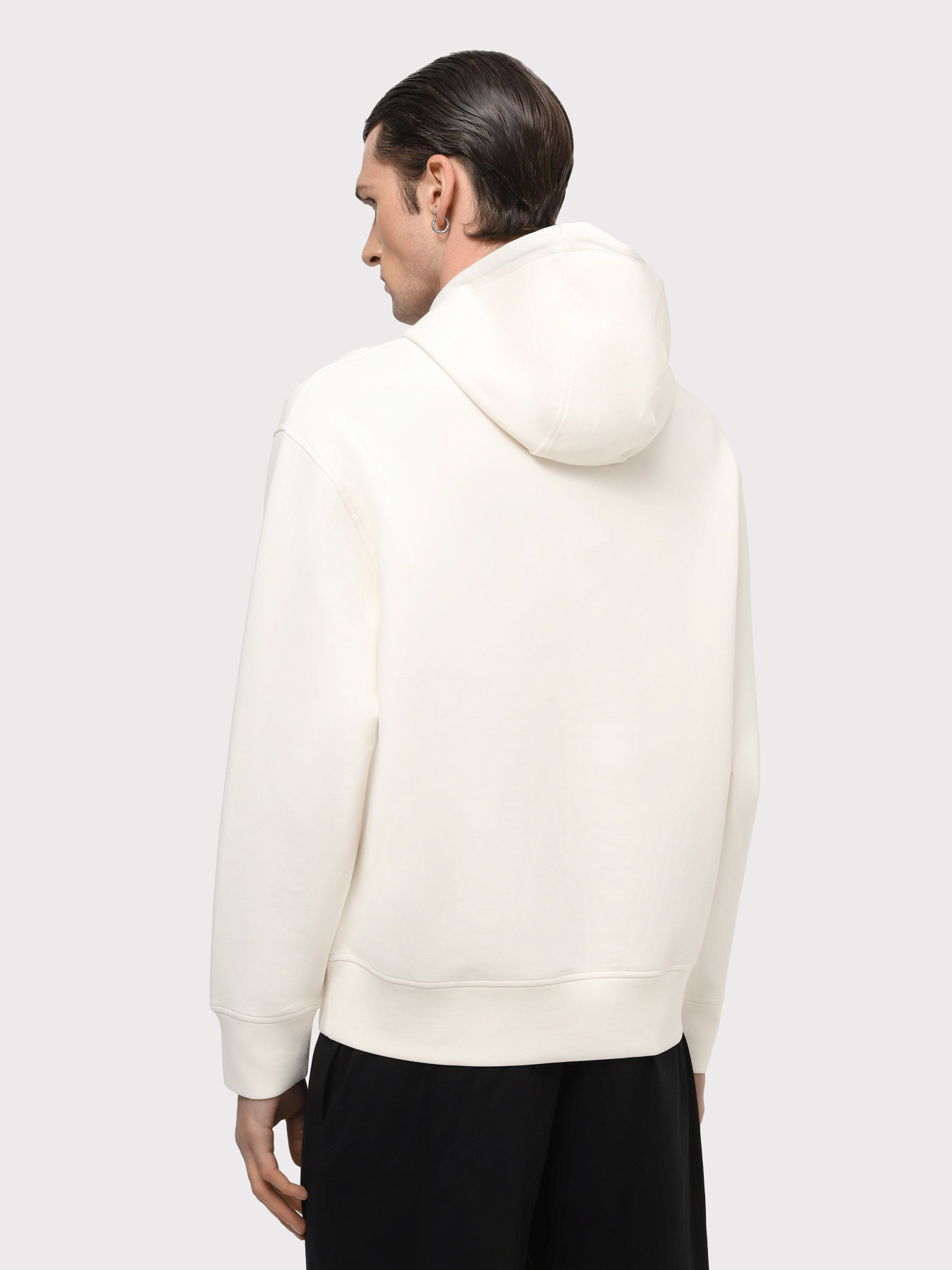 Худи и свитшоты Emporio Armani модель 3D1M72-1JHSZ-01A3 Худи и свитшоты Emporio Armani модель 3D1M72-1JHSZ-01A3 Фото