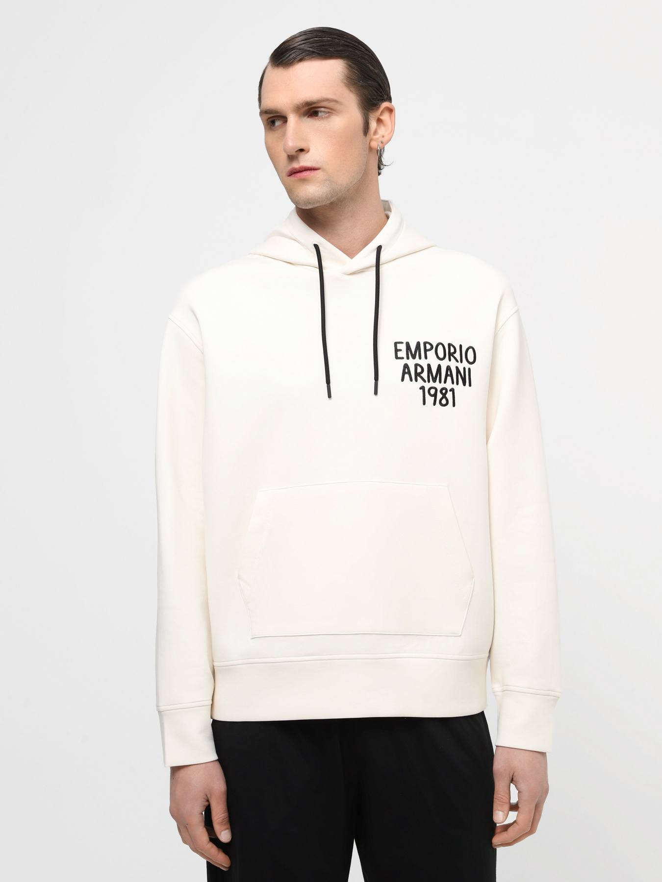 Худи и свитшоты Emporio Armani модель 3D1M72-1JHSZ-01A3 Худи и свитшоты Emporio Armani модель 3D1M72-1JHSZ-01A3 Фото