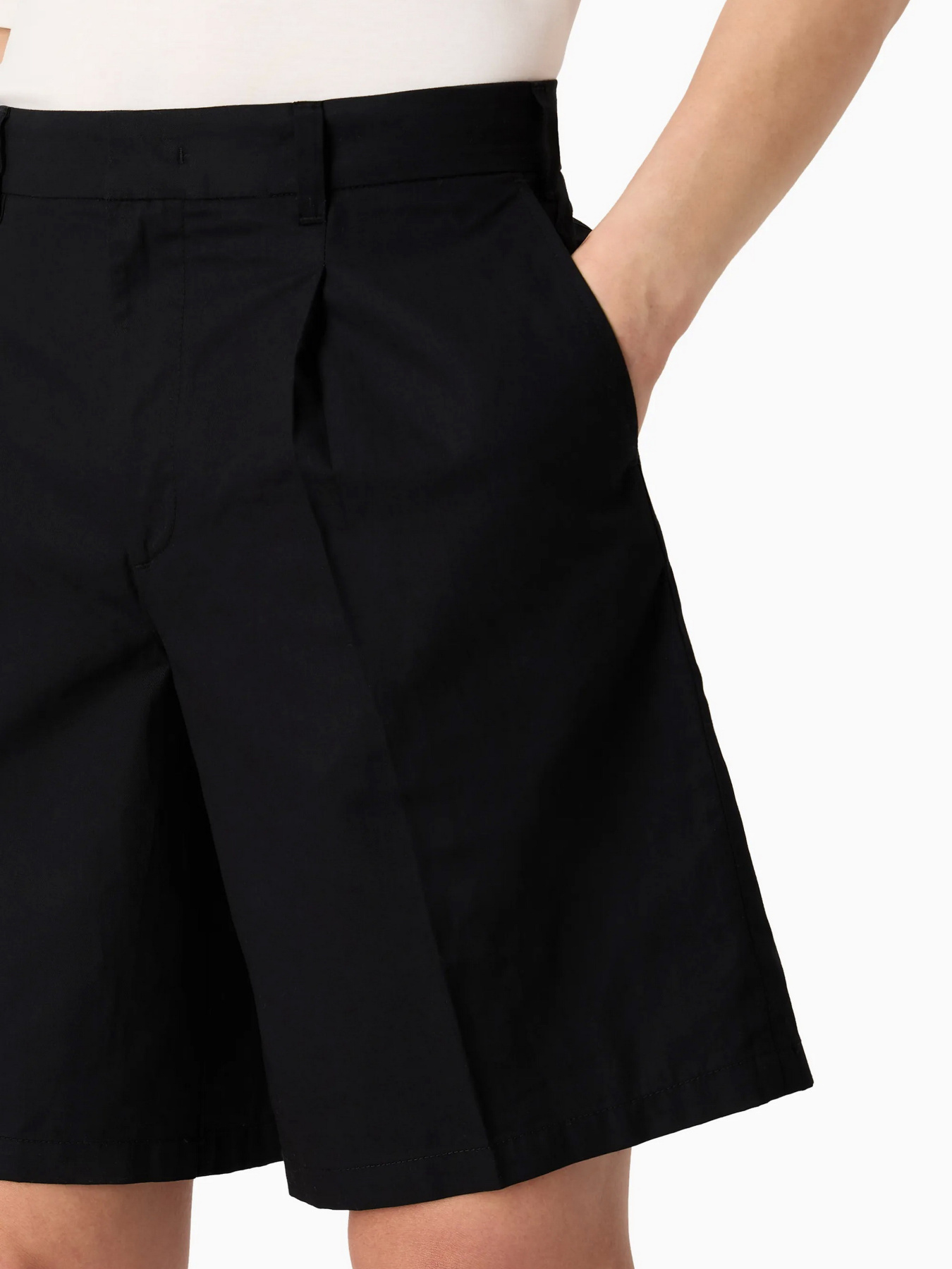Шорты Emporio Armani модель 3D1PT7-1NQWZ-0999 Шорты Emporio Armani модель 3D1PT7-1NQWZ-0999 Фото