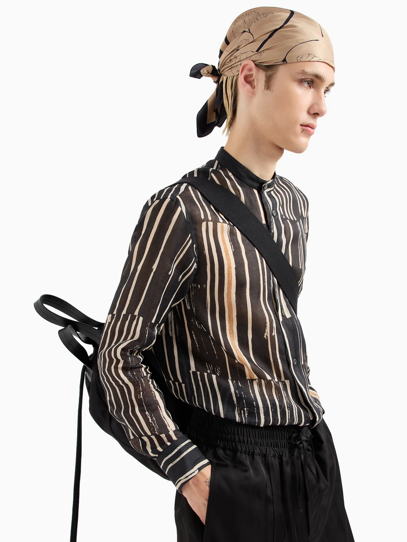 Рубашки Emporio Armani модель E31F13-F1332-948 Рубашки Emporio Armani модель E31F13-F1332-948 Фото