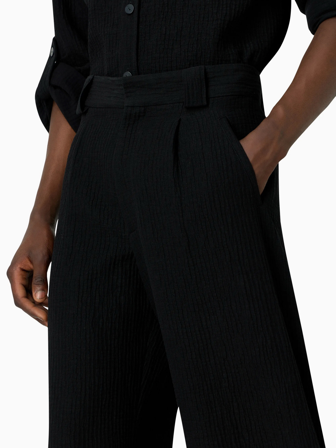 Брюки Emporio Armani модель E31P13-F1212-999 Брюки Emporio Armani модель E31P13-F1212-999 Фото