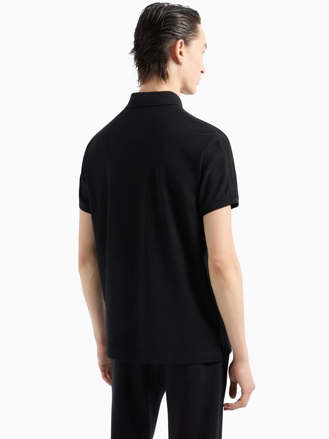 Футболки і поло Emporio Armani модель 6D1F81-1JCYZ-0999 Футболки і поло Emporio Armani модель 6D1F81-1JCYZ-0999 Фото