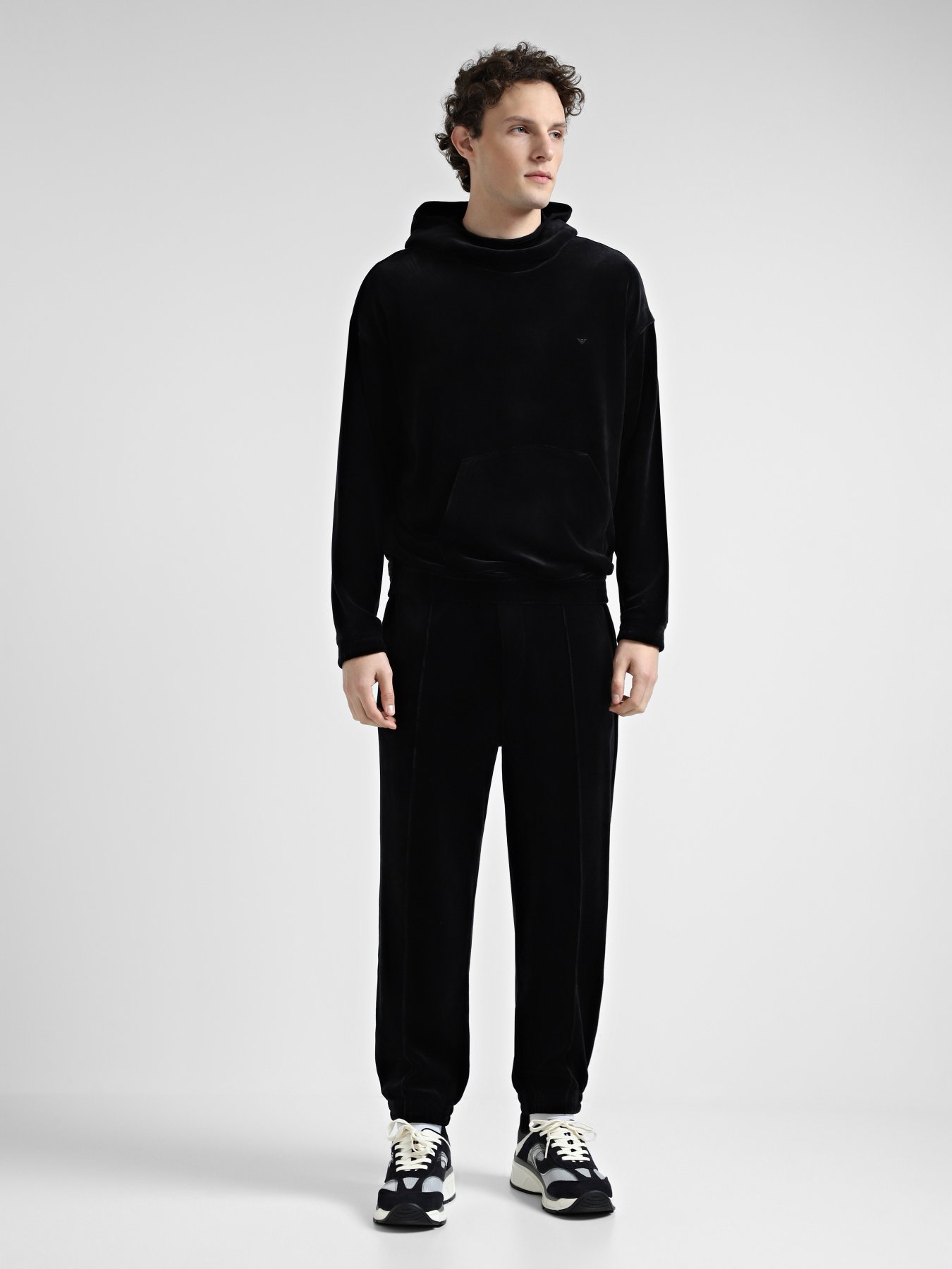 Худи и свитшоты Emporio Armani модель 6D1M77-1JOUZ-0999 Худи и свитшоты Emporio Armani модель 6D1M77-1JOUZ-0999 Фото