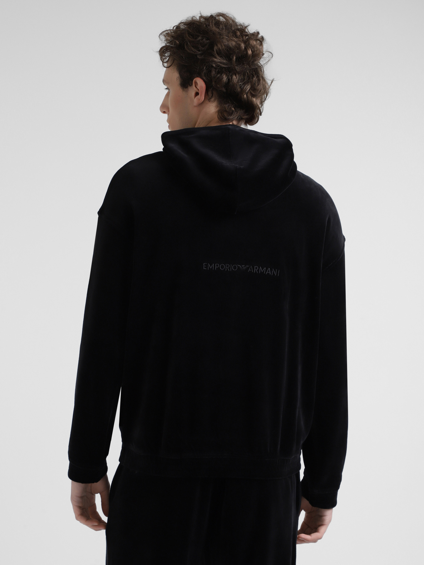 Худи и свитшоты Emporio Armani модель 6D1M77-1JOUZ-0999 Худи и свитшоты Emporio Armani модель 6D1M77-1JOUZ-0999 Фото