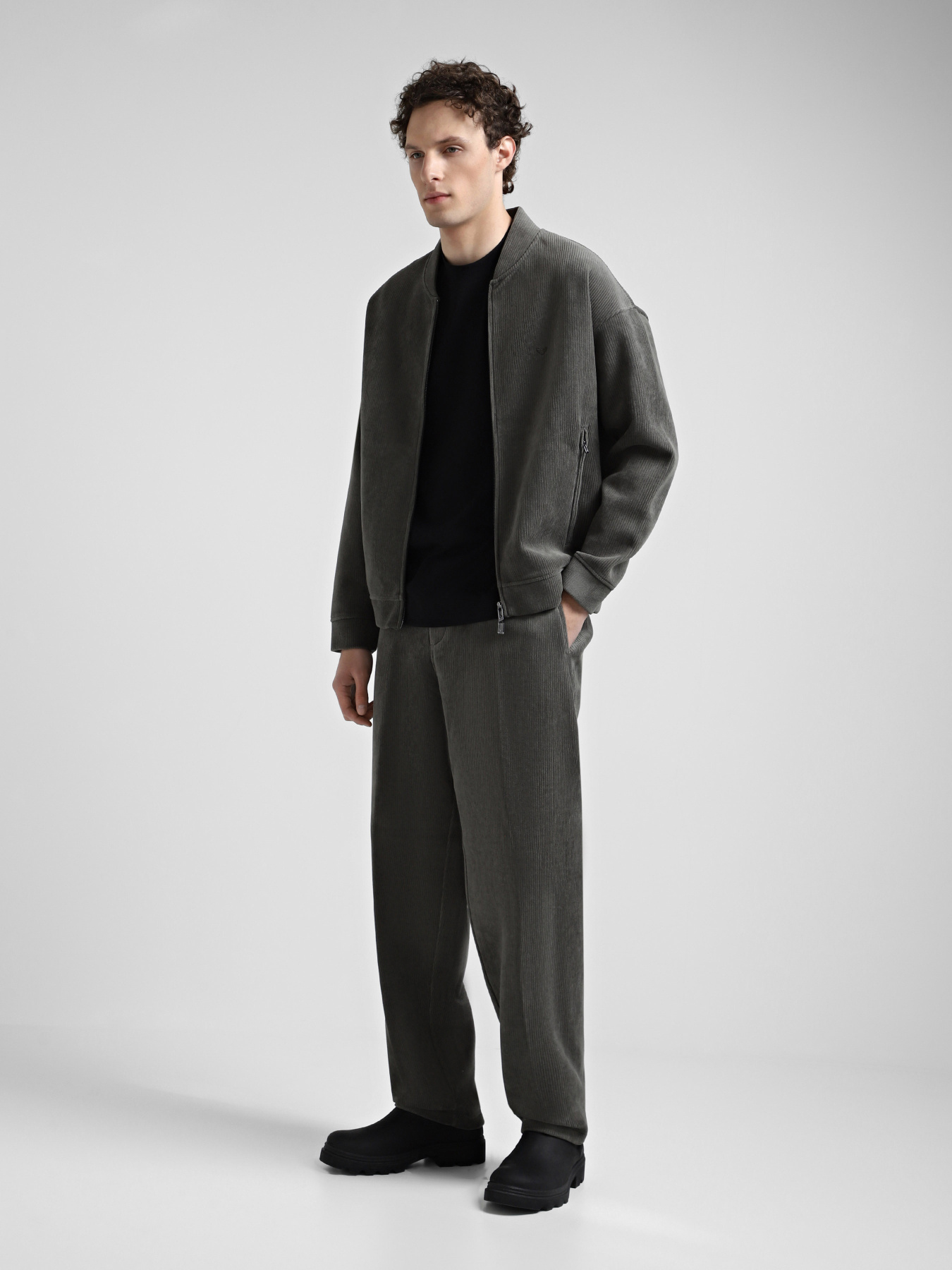 Худи и свитшоты Emporio Armani модель 6D1M98-1JOWZ-06K0 Худи и свитшоты Emporio Armani модель 6D1M98-1JOWZ-06K0 Фото