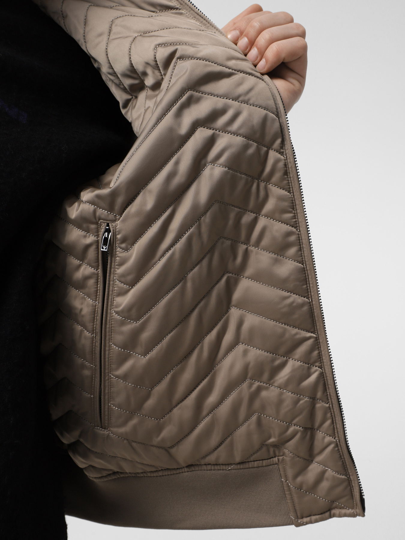 Куртки та дублянки Emporio Armani модель 6D1B71-1NUAZ-0144 Фото