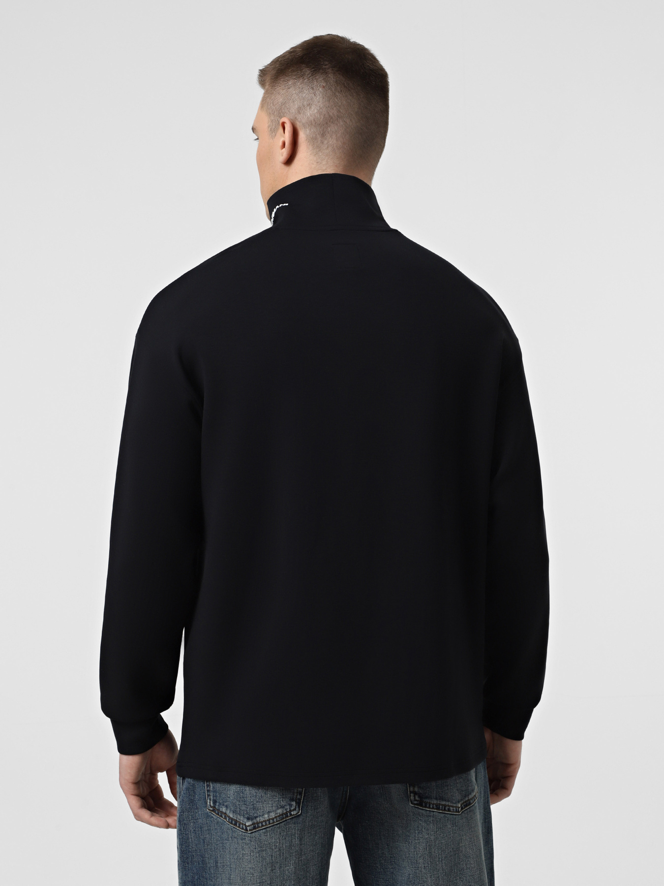 Худи и свитшоты Emporio Armani Sustainable модель 6D1MFD-1JPIZ-0999 Худи и свитшоты Emporio Armani Sustainable модель 6D1MFD-1JPIZ-0999 Фото