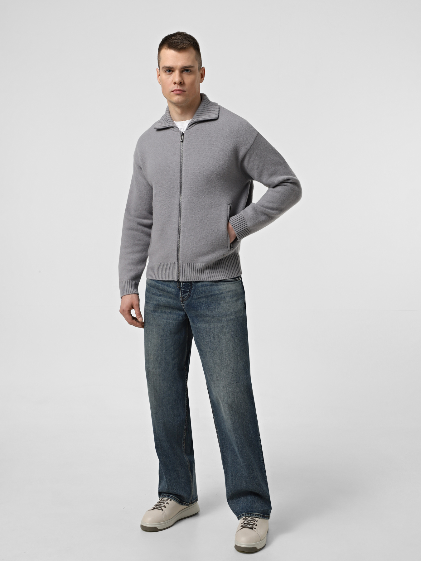 Свитры и кардиганы Emporio Armani модель 6D1MX5-1MJDZ-06K3 Свитры и кардиганы Emporio Armani модель 6D1MX5-1MJDZ-06K3 Фото