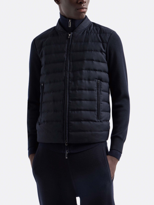 Куртки та дублянки Emporio Armani Travel Essentials модель EM000128-AF10458-UB118 Фото