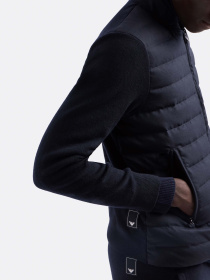 Куртки та дублянки Emporio Armani Travel Essentials модель EM000128-AF10458-UB118 Фото