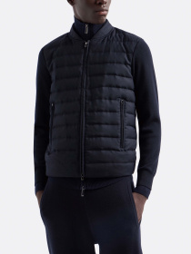Куртки та дублянки Emporio Armani Travel Essentials модель EM000128-AF10458-UB118 Фото