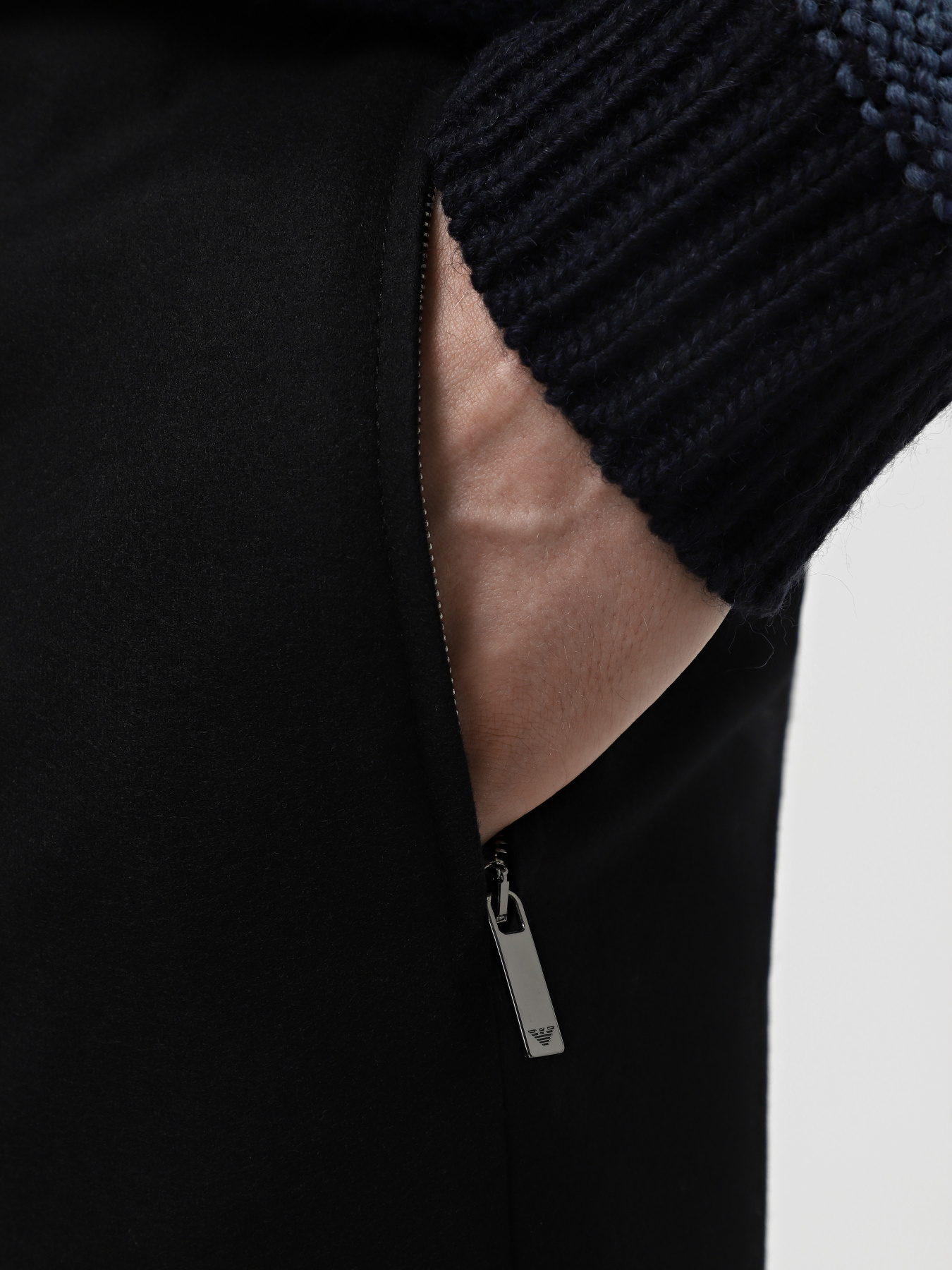 Штани Emporio Armani модель EM000158-TE11131-UC001 Штани Emporio Armani модель EM000158-TE11131-UC001 Фото