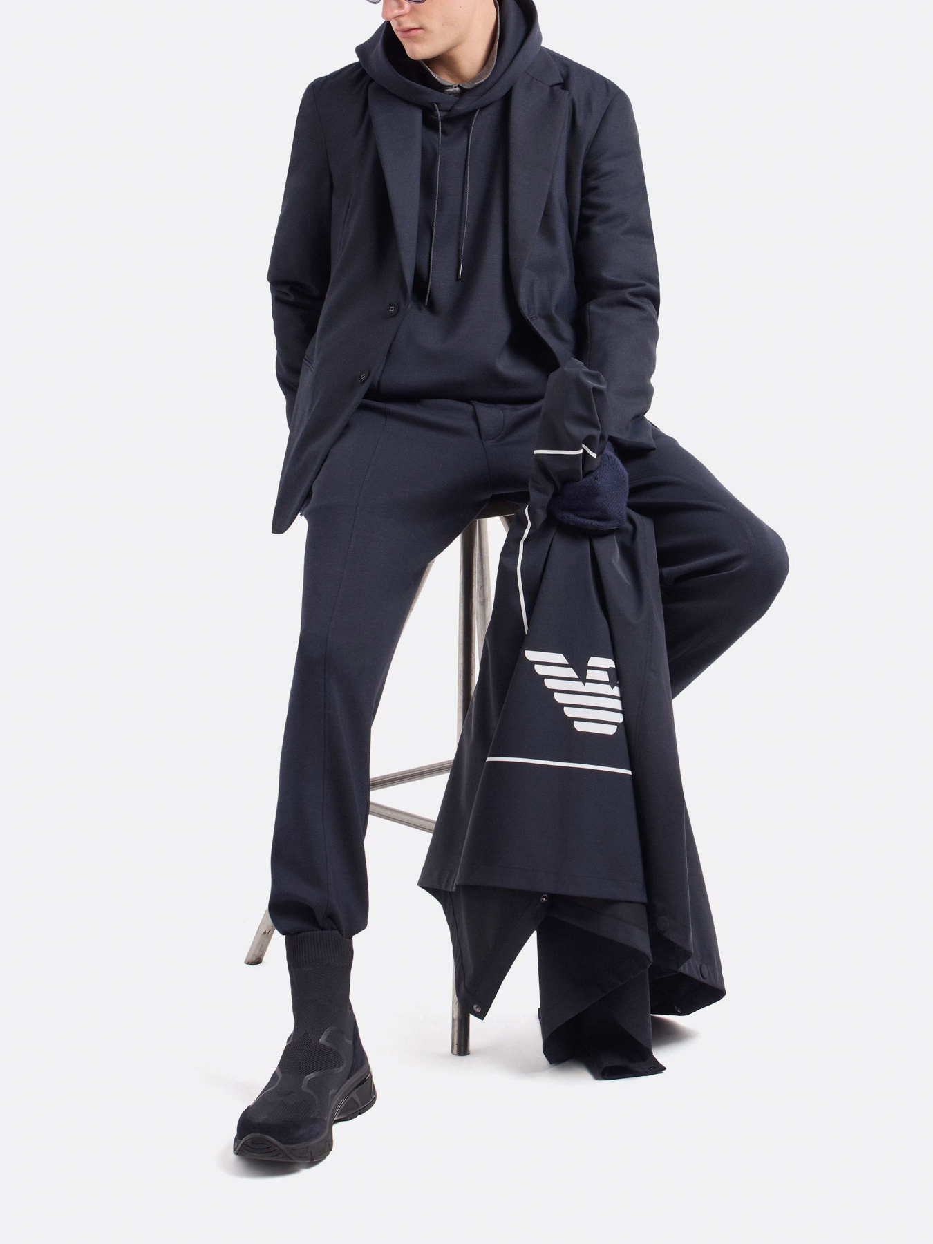 Худи и свитшоты Emporio Armani Travel Essentials модель EM000314-AF10103-UB118 Фото