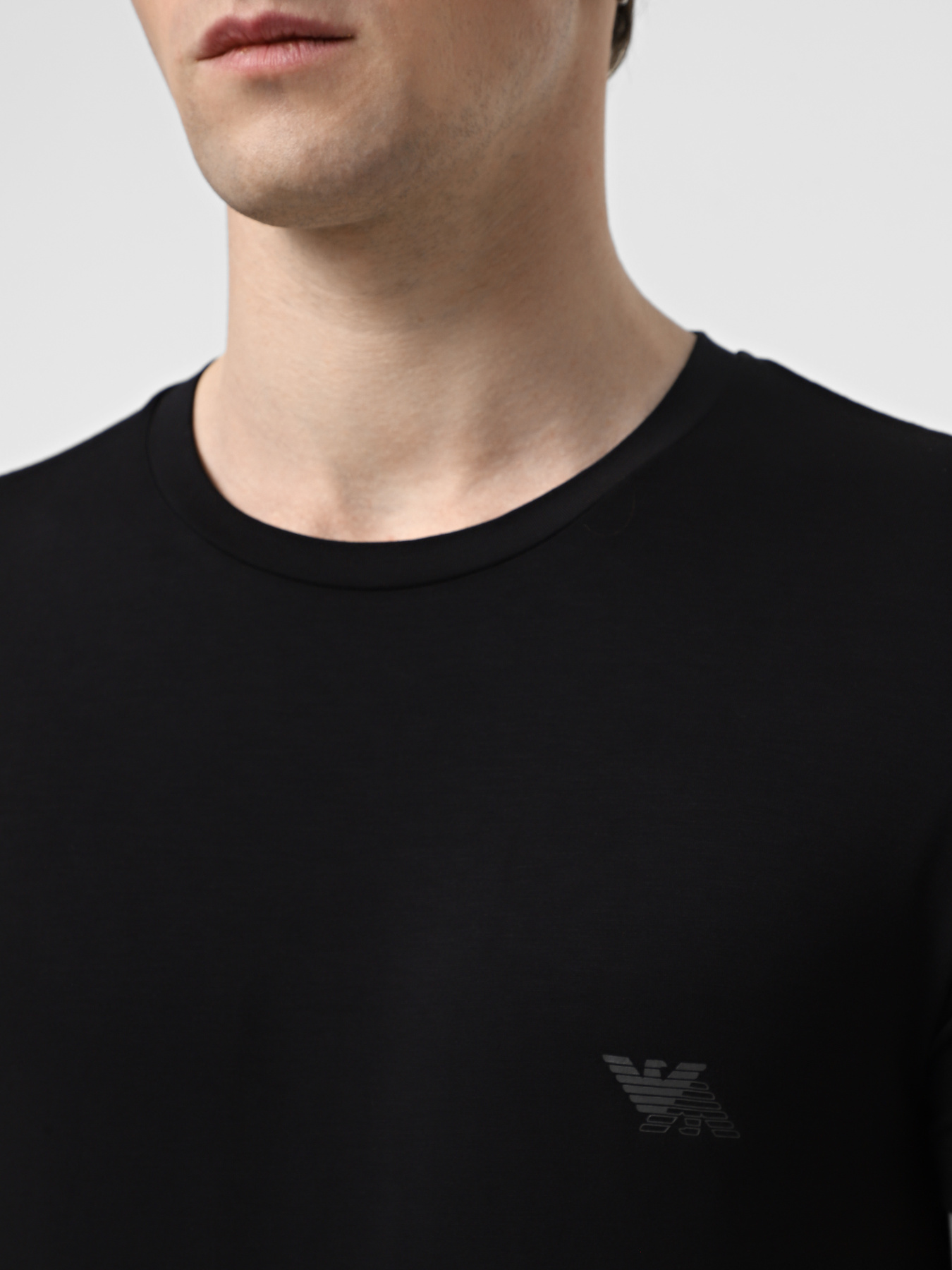 Футболки і поло Emporio Armani модель 111670-4F733-29144 Футболки і поло Emporio Armani модель 111670-4F733-29144 Фото