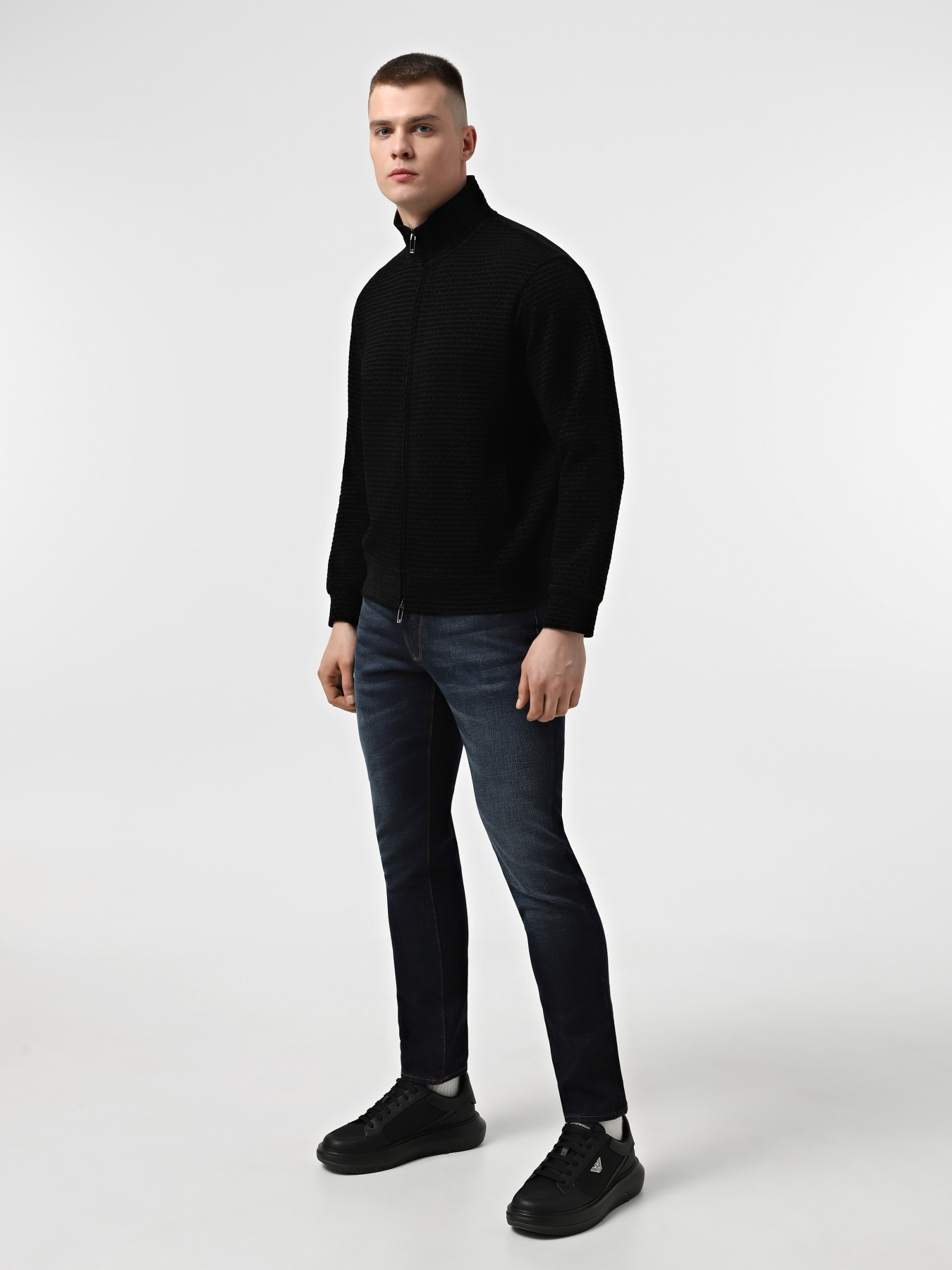 Джинси Emporio Armani модель EM000121-AF13253-MB002 Джинси Emporio Armani модель EM000121-AF13253-MB002 Фото