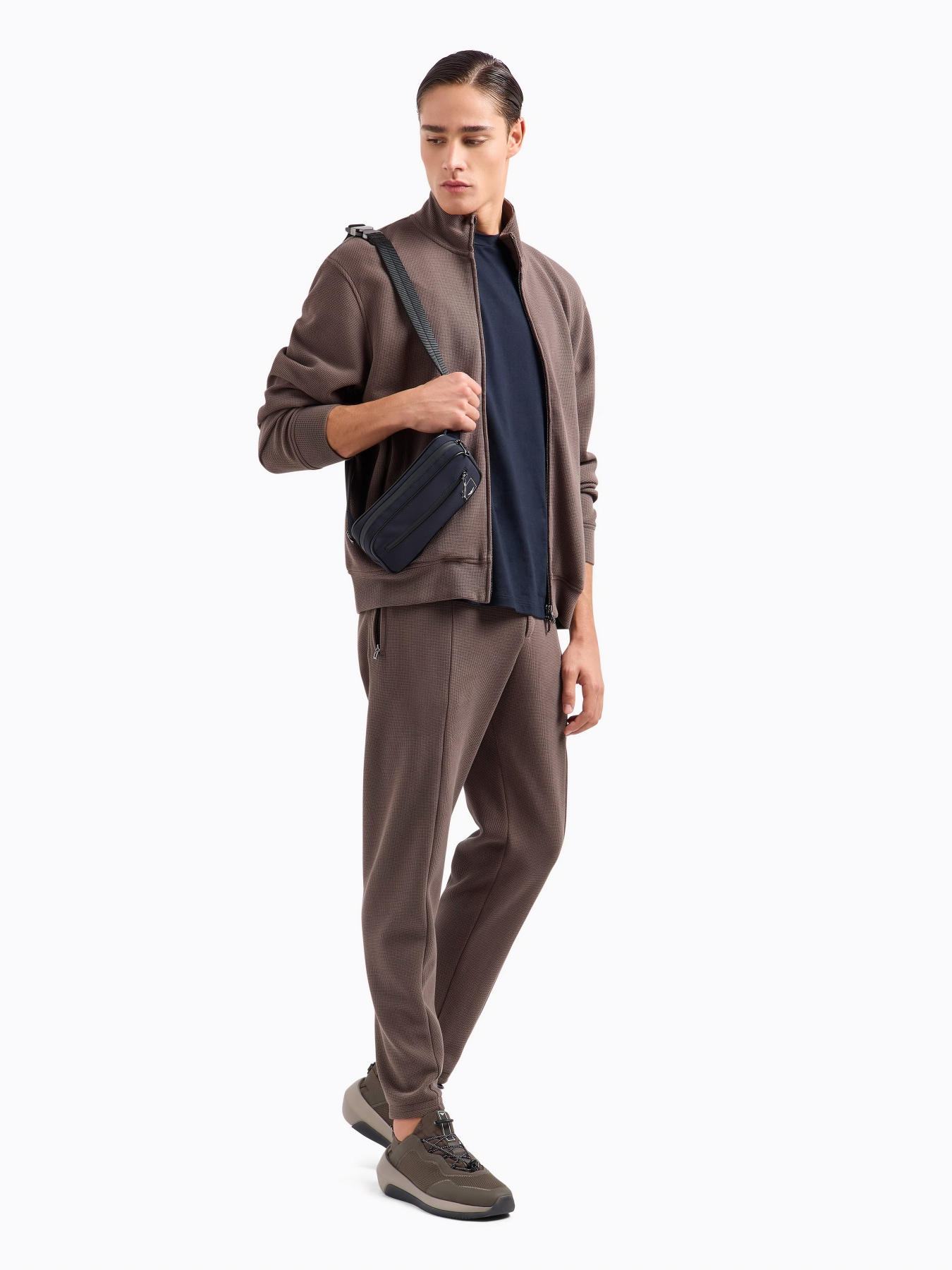Брюки Emporio Armani модель EM000954-AF13358-U6200 Брюки Emporio Armani модель EM000954-AF13358-U6200 Фото