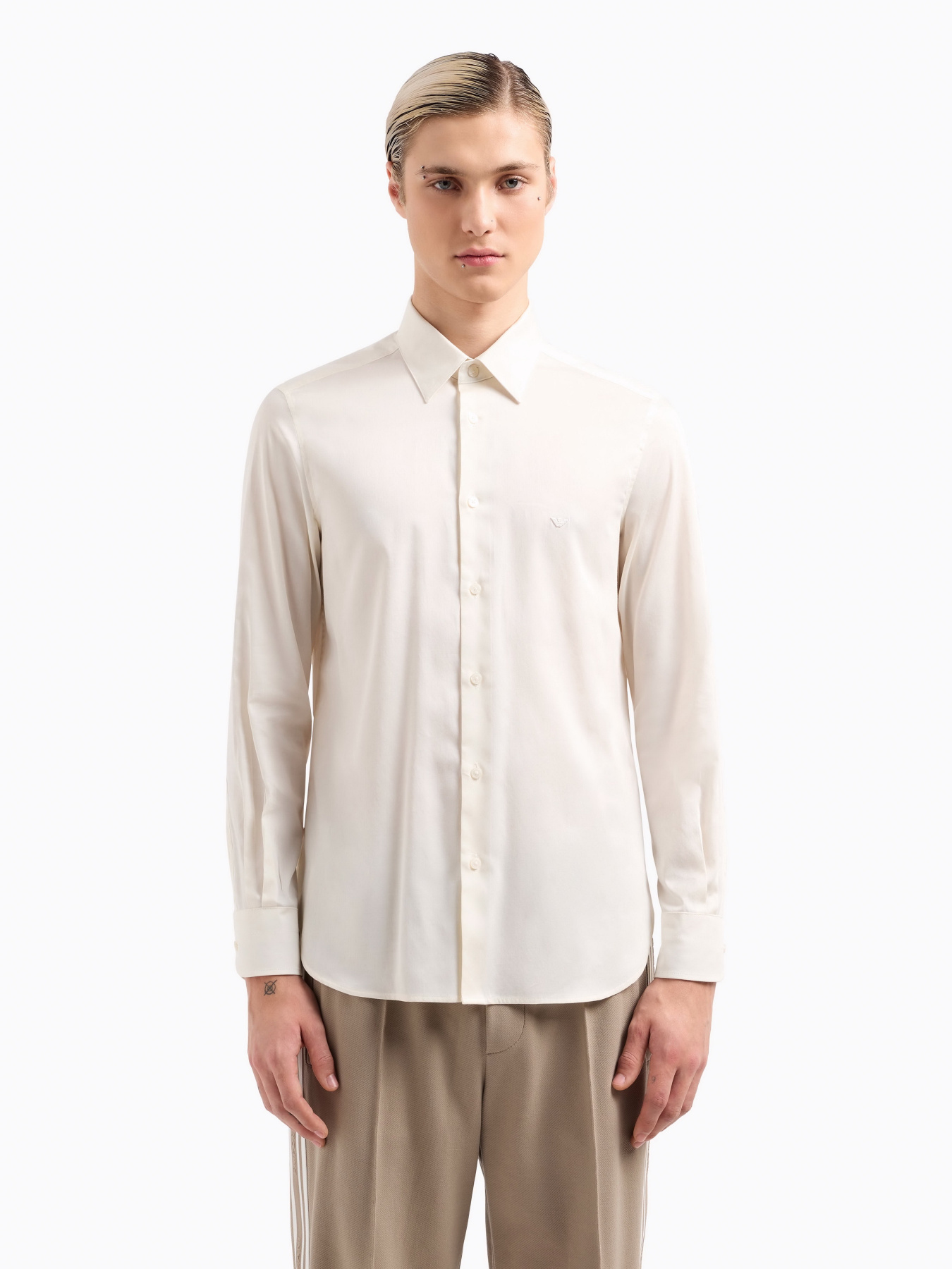 Рубашки Emporio Armani модель EM001537-AF14130-U0003 Рубашки Emporio Armani модель EM001537-AF14130-U0003 Фото