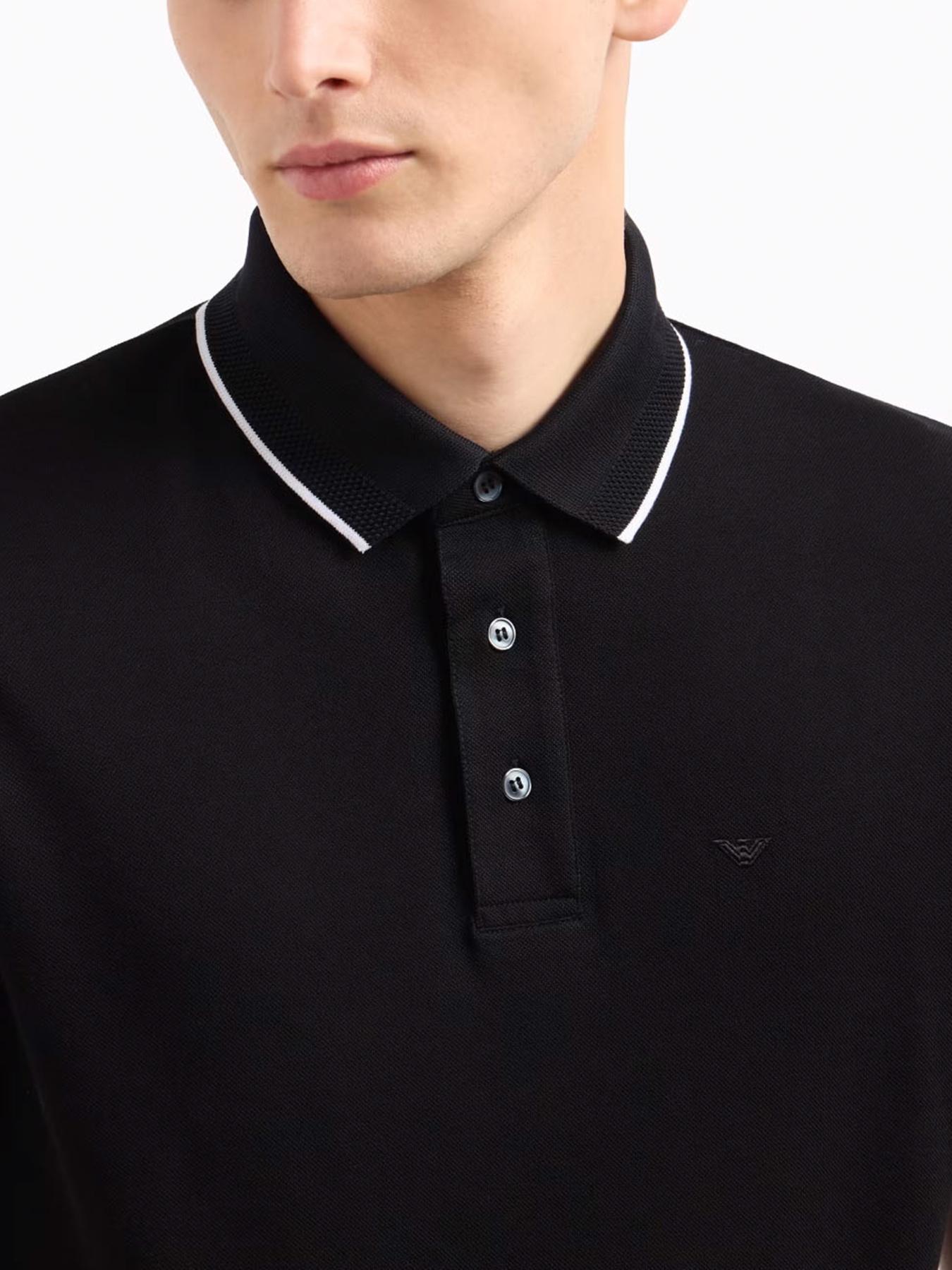 Футболки і поло Emporio Armani модель EM000858-AF12955-UC001 Футболки і поло Emporio Armani модель EM000858-AF12955-UC001 Фото