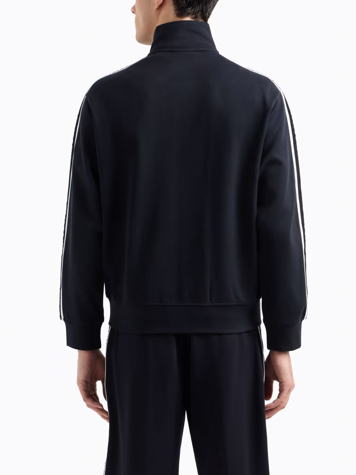 Худи и свитшоты Emporio Armani модель EM001110-AF13488-UB118 Худи и свитшоты Emporio Armani модель EM001110-AF13488-UB118 Фото