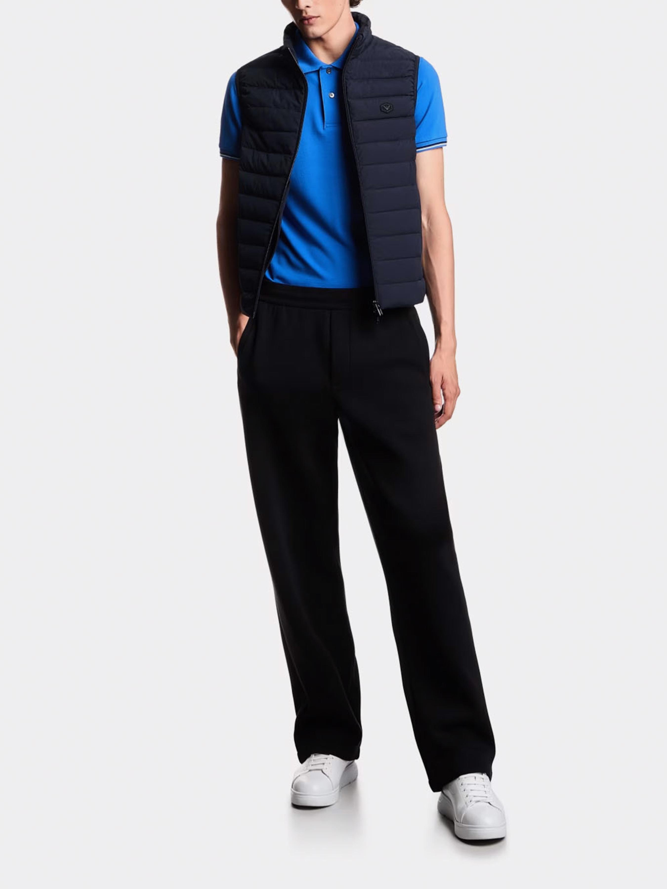 Куртки и дубленки Emporio Armani модель 8N1BQ1-1NLRZ-0920 Куртки и дубленки Emporio Armani модель 8N1BQ1-1NLRZ-0920 Фото