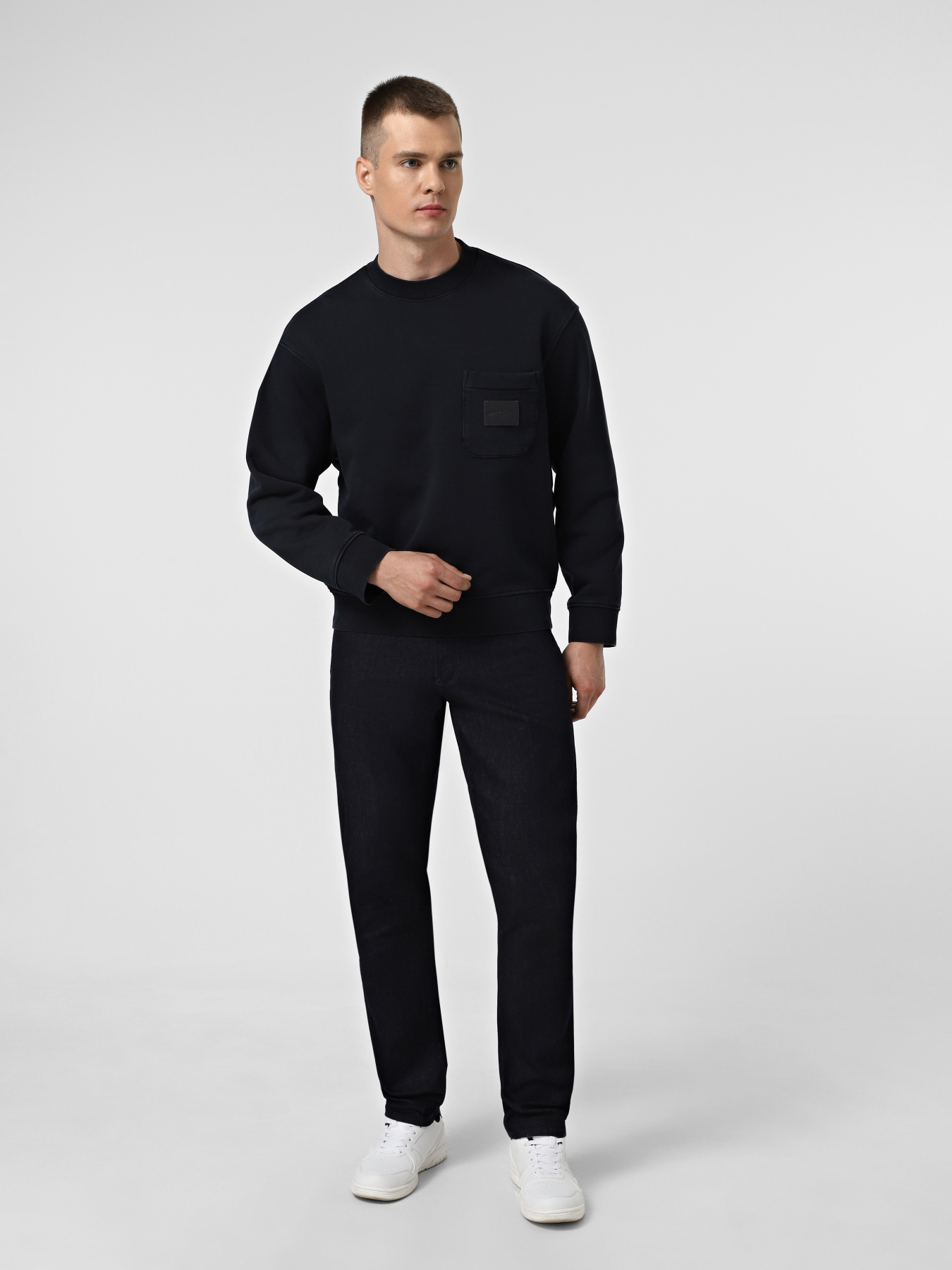 Джинсы Emporio Armani модель EM000121-AF14121-MB001 Джинсы Emporio Armani модель EM000121-AF14121-MB001 Фото