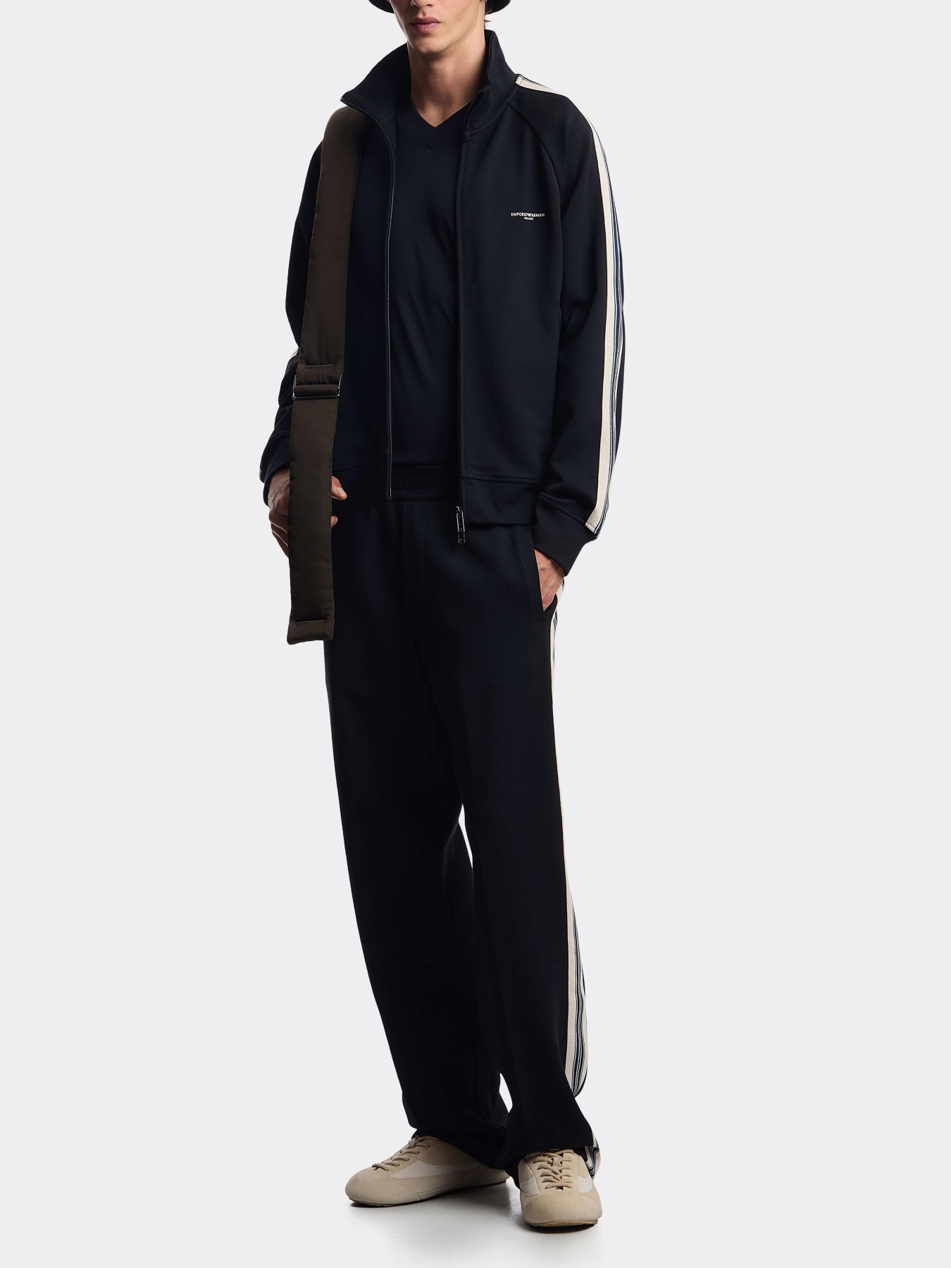 Худи и свитшоты Emporio Armani модель EM002872-AF13488-UB118 Фото