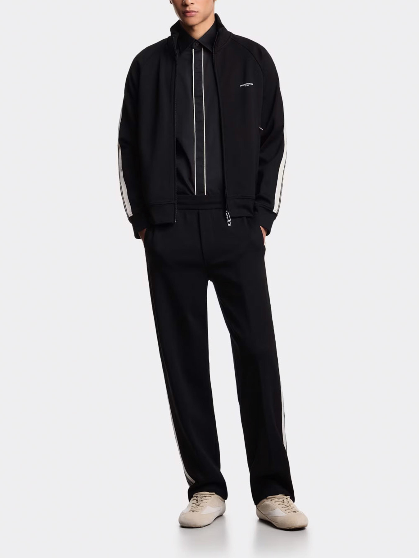 Худи и свитшоты Emporio Armani модель EM002872-AF13488-UC001 Худи и свитшоты Emporio Armani модель EM002872-AF13488-UC001 Фото