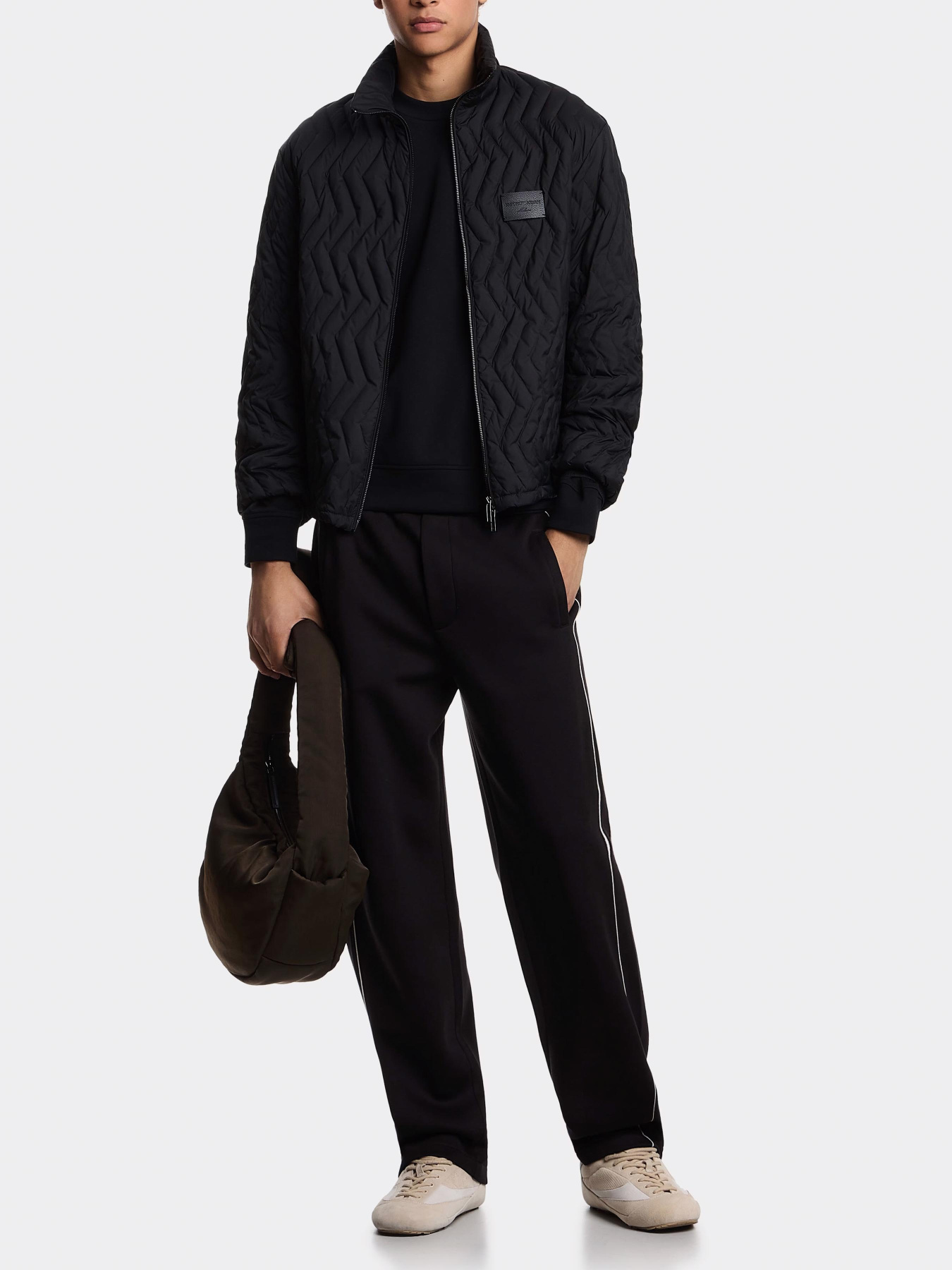 Худи и свитшоты Emporio Armani модель EM002919-AF10013-UC001 Худи и свитшоты Emporio Armani модель EM002919-AF10013-UC001 Фото