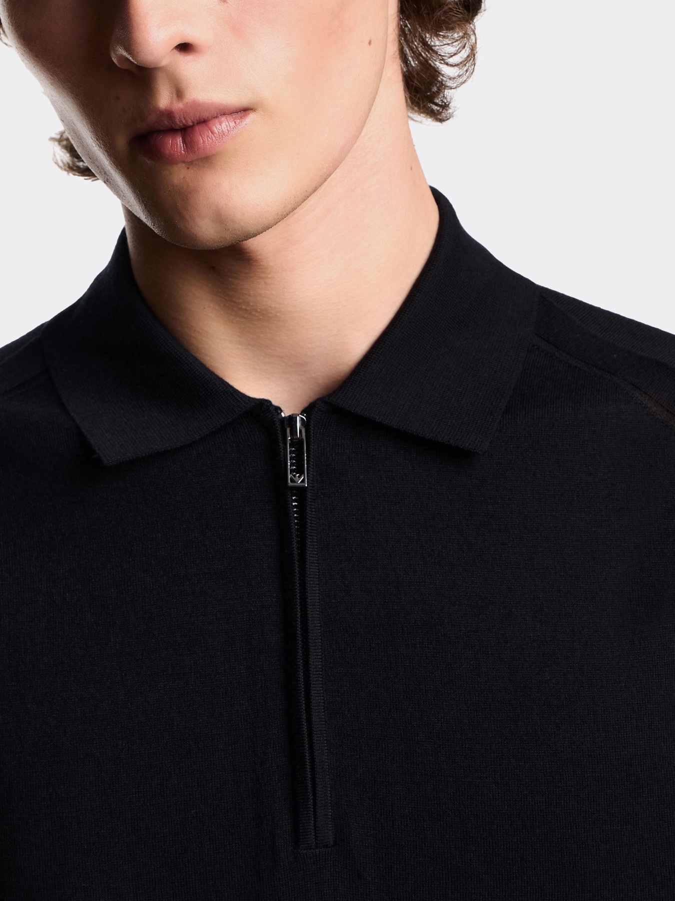 Футболки і поло Emporio Armani модель EM003383-AF18995-UC001 Футболки і поло Emporio Armani модель EM003383-AF18995-UC001 Фото