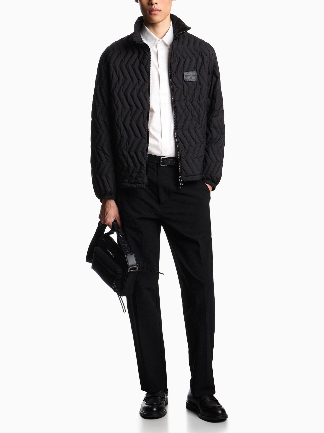 Куртки и дубленки Emporio Armani модель EM003415-AF18231-UC001 Куртки и дубленки Emporio Armani модель EM003415-AF18231-UC001 Фото