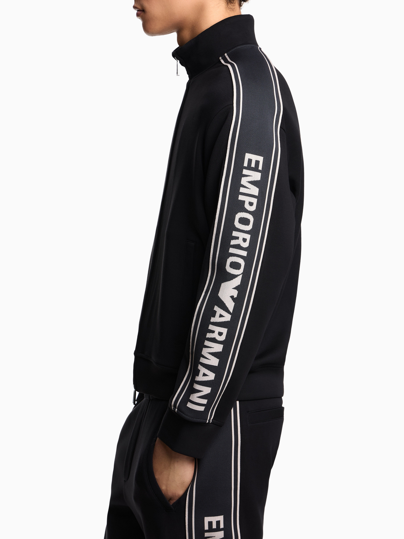 Худи и свитшоты Emporio Armani модель EM002913-AF10013-UC001 Фото