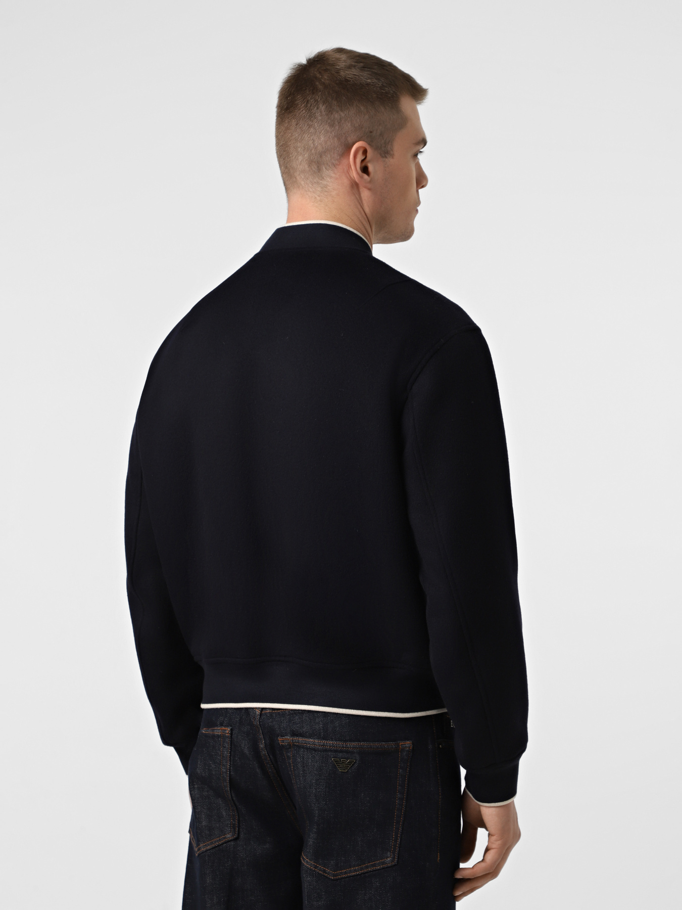 Куртки и дубленки Emporio Armani модель EM003049-AF18229-UB118 Куртки и дубленки Emporio Armani модель EM003049-AF18229-UB118 Фото
