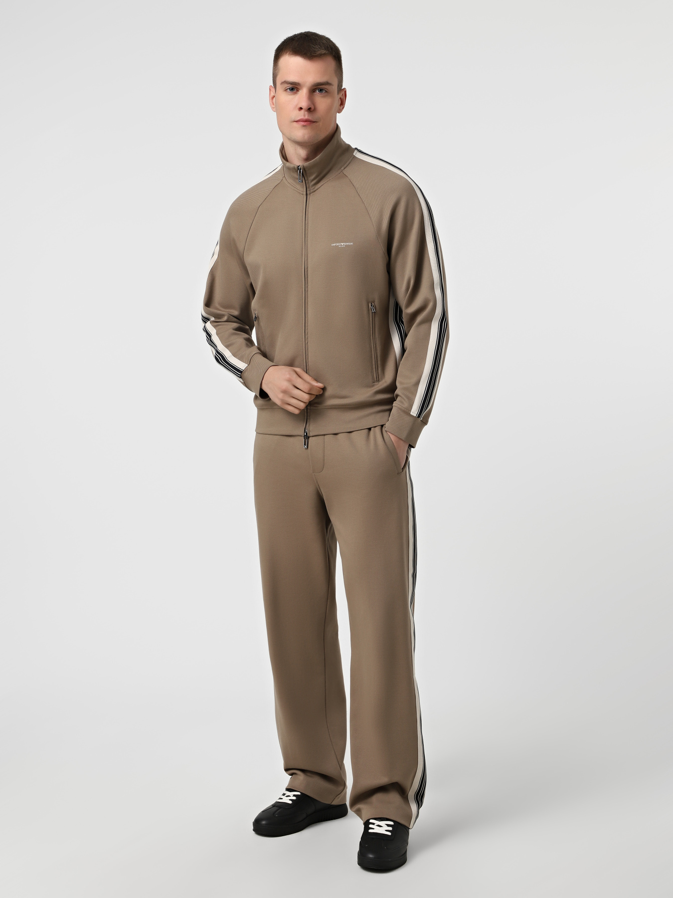Брюки Emporio Armani модель EM002873-AF13488-U6189 Брюки Emporio Armani модель EM002873-AF13488-U6189 Фото